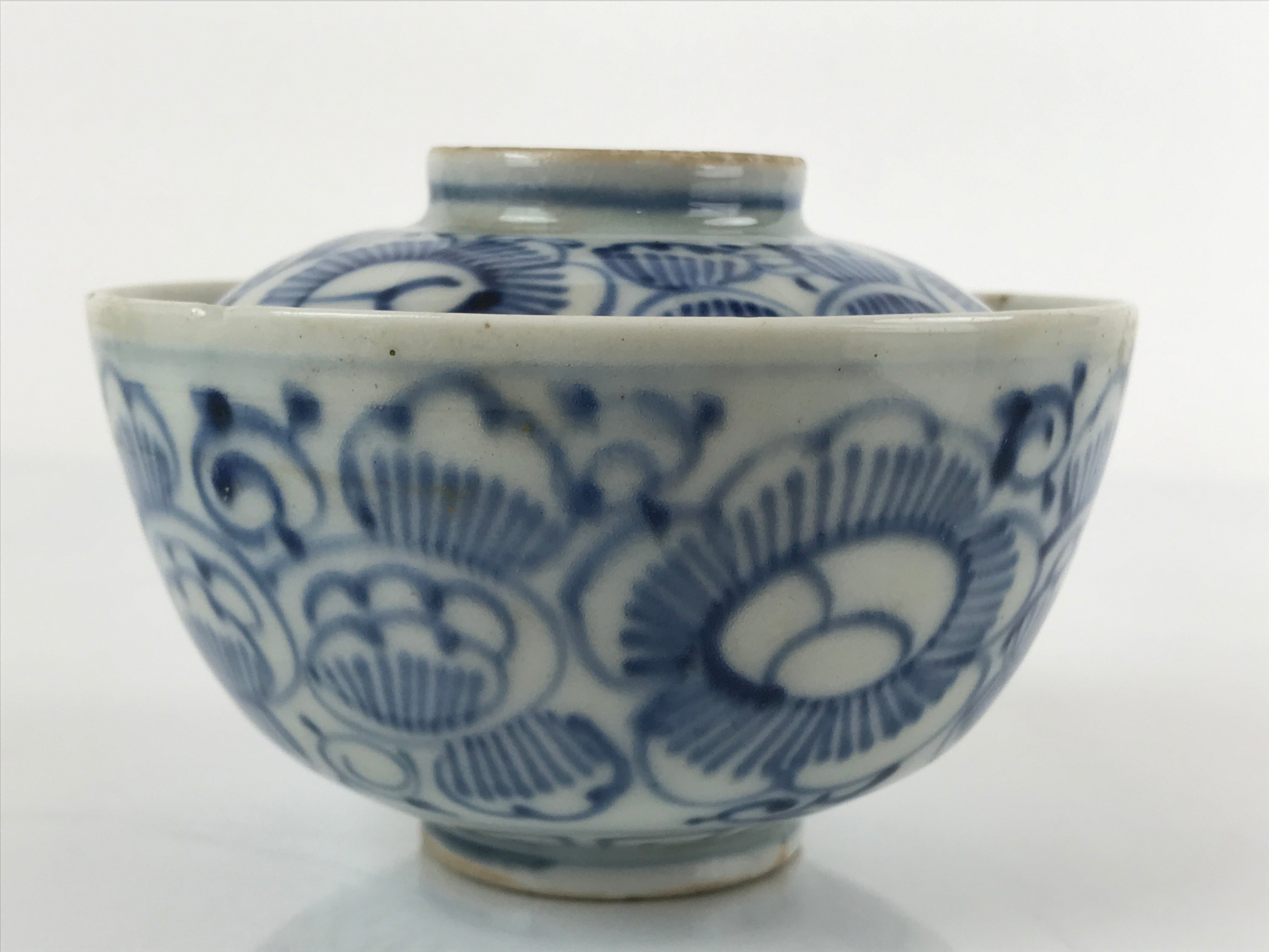 Japanese Porcelain Sometsuke Lidded Soup Bowl Vtg Floral Design Blue White PY702