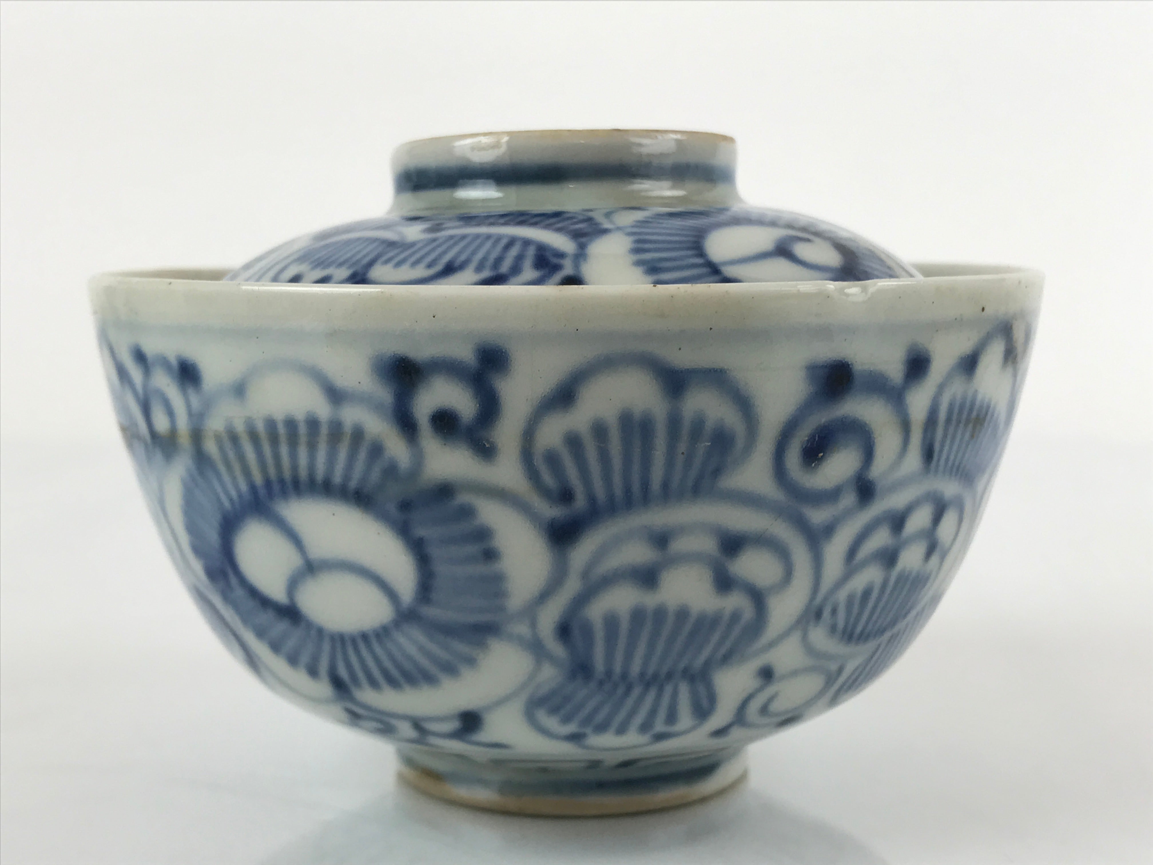 Japanese Porcelain Sometsuke Lidded Soup Bowl Vtg Floral Design Blue White PY702