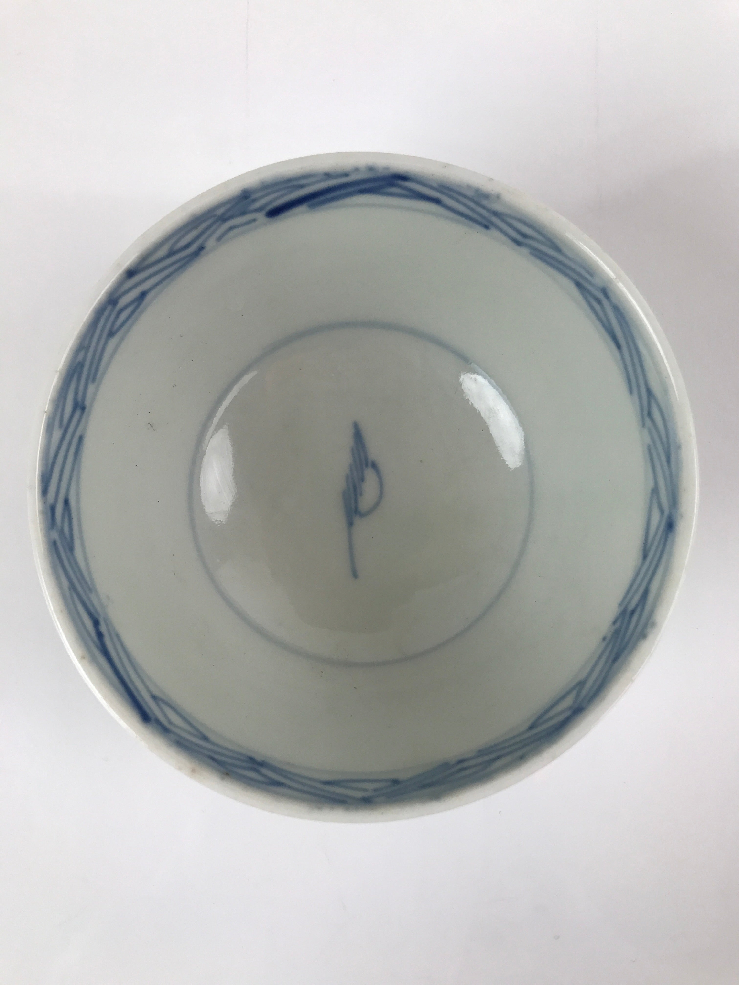 Japanese Porcelain Sometsuke Lidded Soup Bowl Vtg Floral Design Blue White PY704