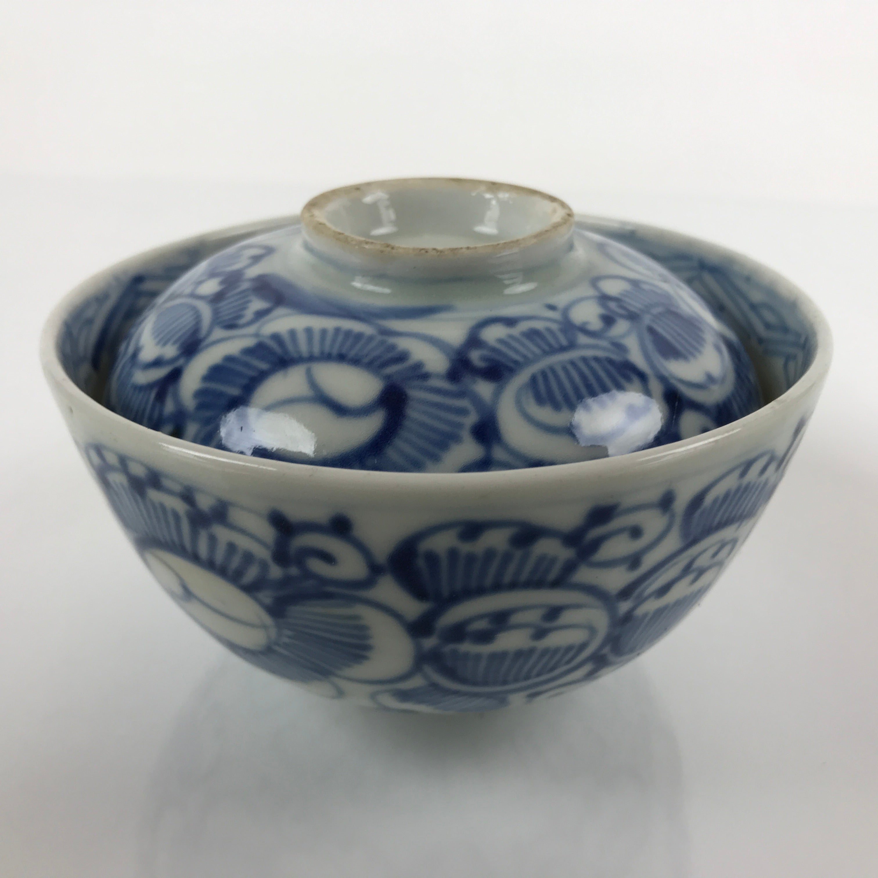 Japanese Porcelain Sometsuke Lidded Soup Bowl Vtg Floral Design Blue White PY704