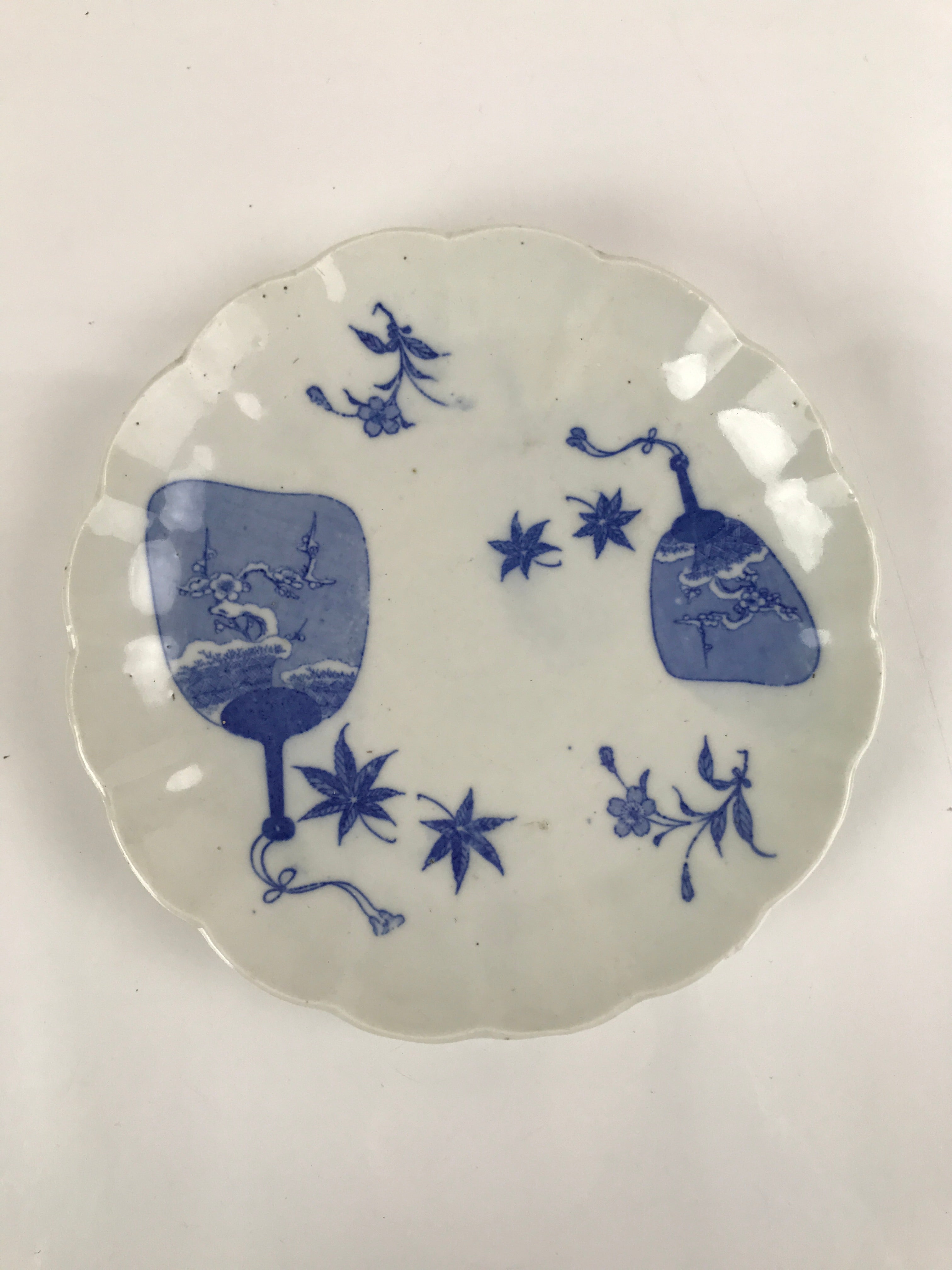 Japanese Porcelain Sometsuke Plate Vtg Blue White Uchiwa Maple Leaf Plum PY771