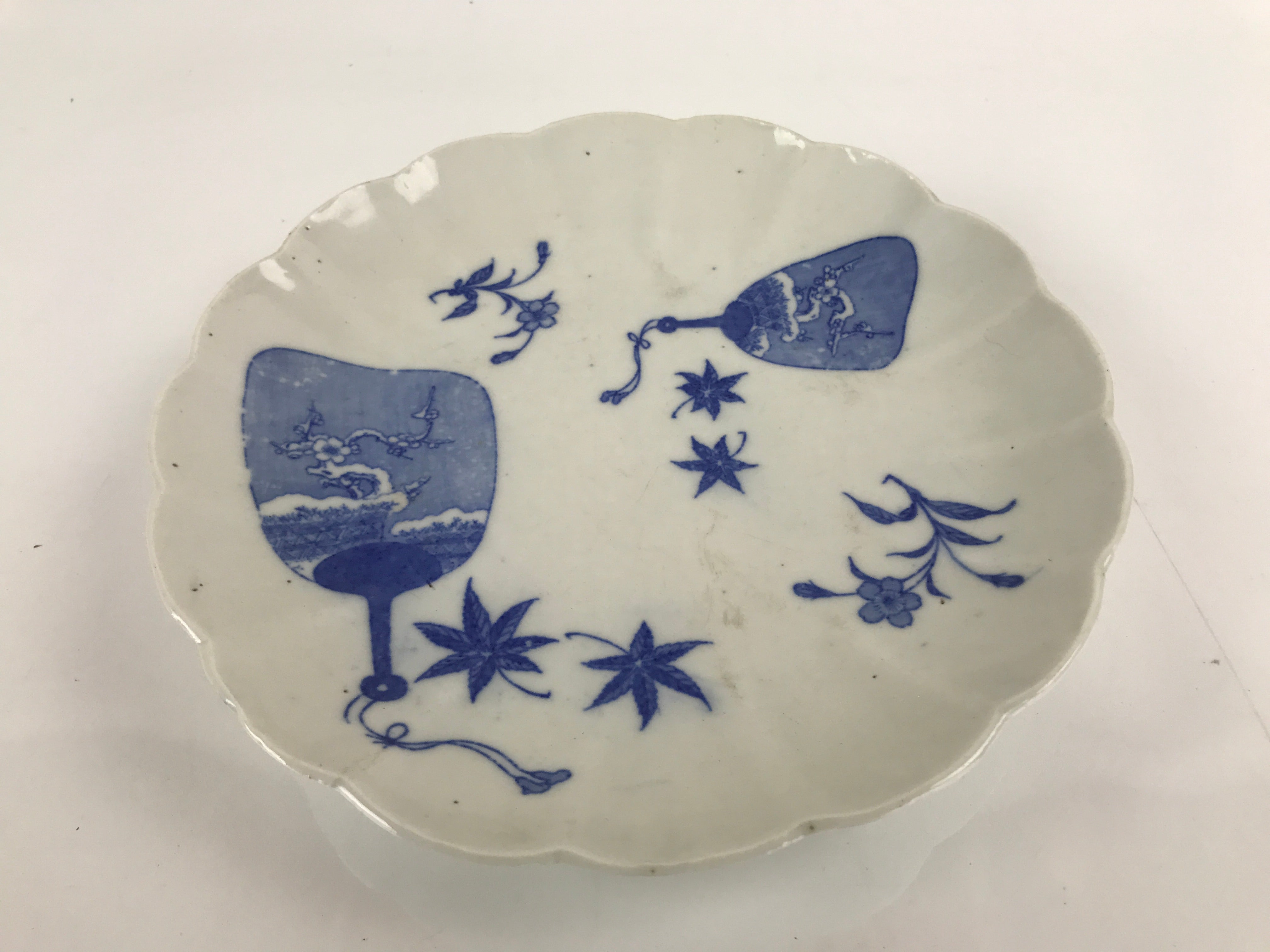 Japanese Porcelain Sometsuke Plate Vtg Blue White Uchiwa Maple Leaf Plum PY772