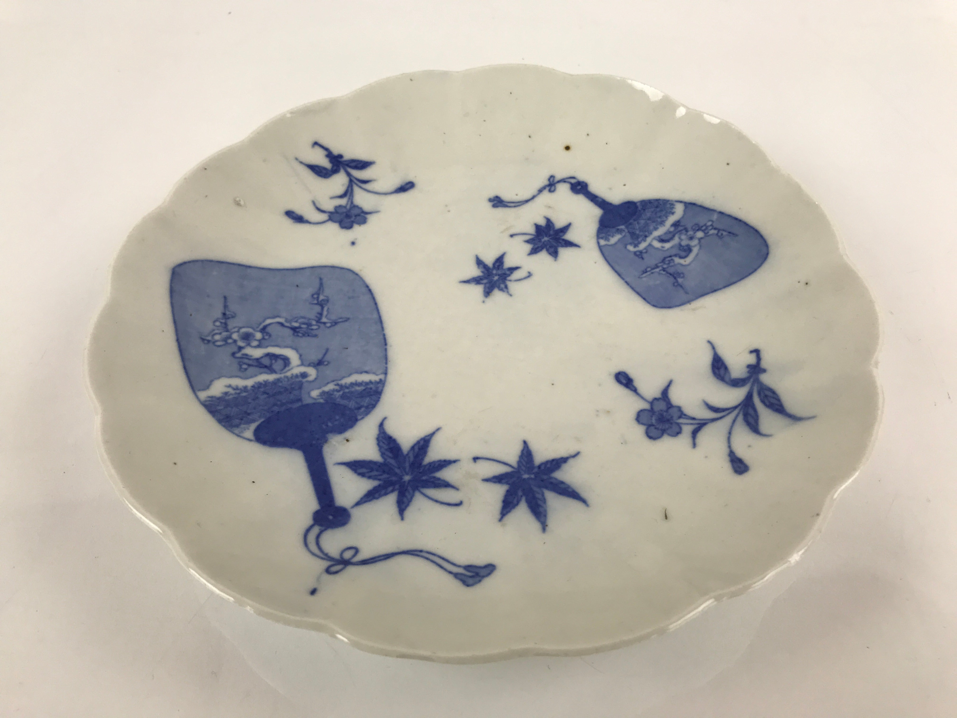 Japanese Porcelain Sometsuke Plate Vtg Blue White Uchiwa Maple Leaf Plum PY774