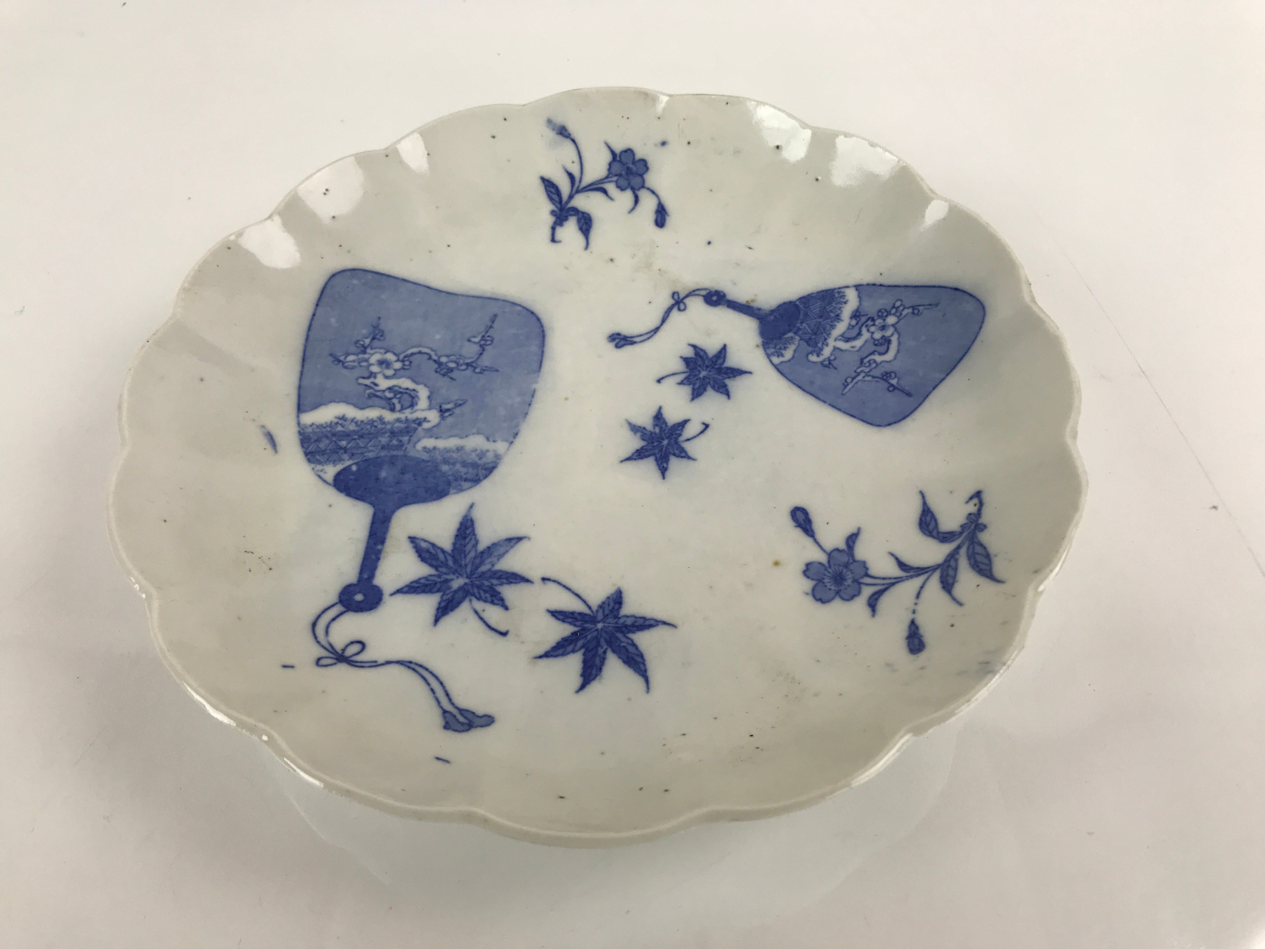 Japanese Porcelain Sometsuke Plate Vtg Blue White Uchiwa Maple Leaf Plum PY776