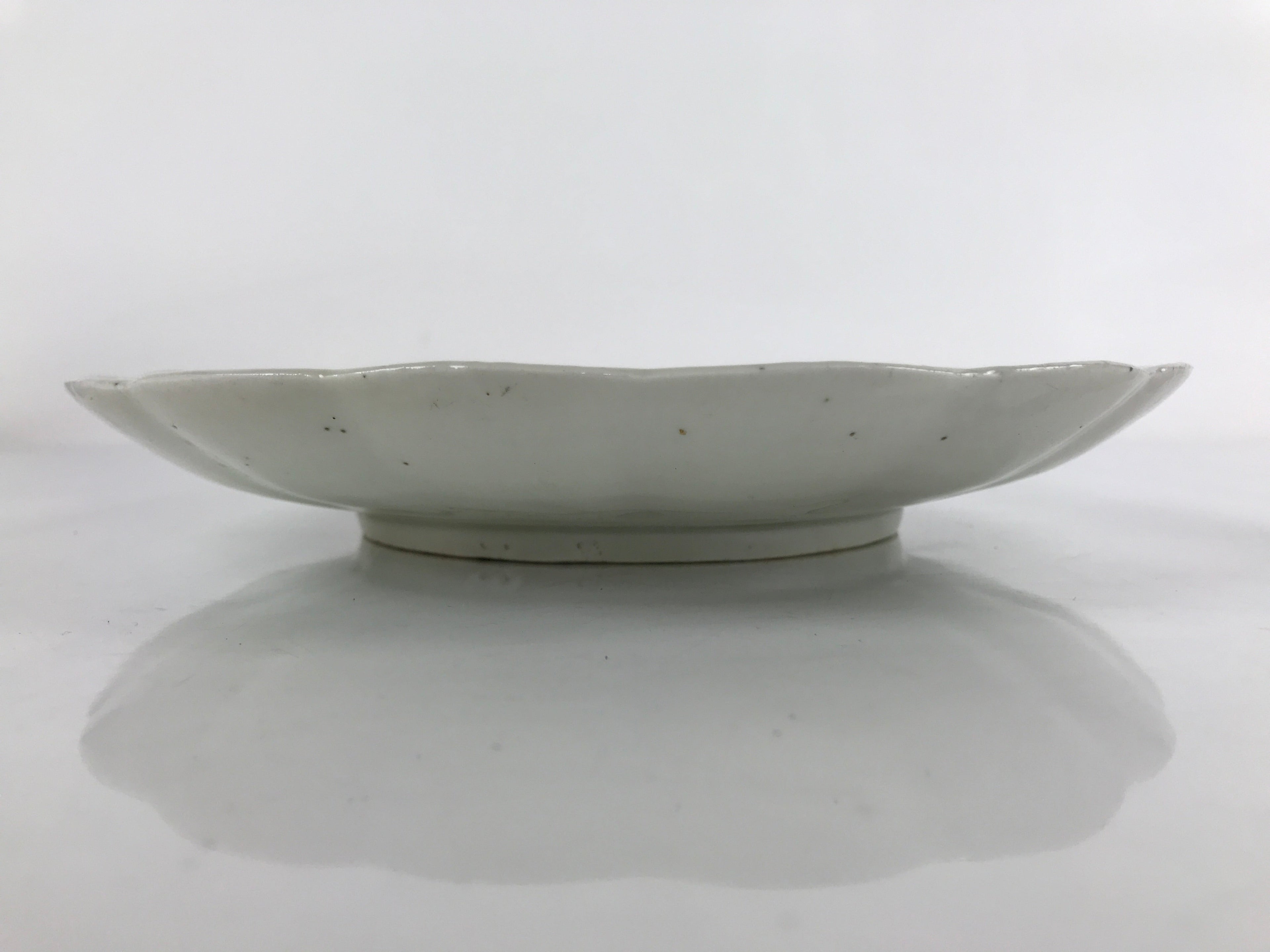 Japanese Porcelain Sometsuke Plate Vtg Blue White Uchiwa Maple Leaf Plum PY781