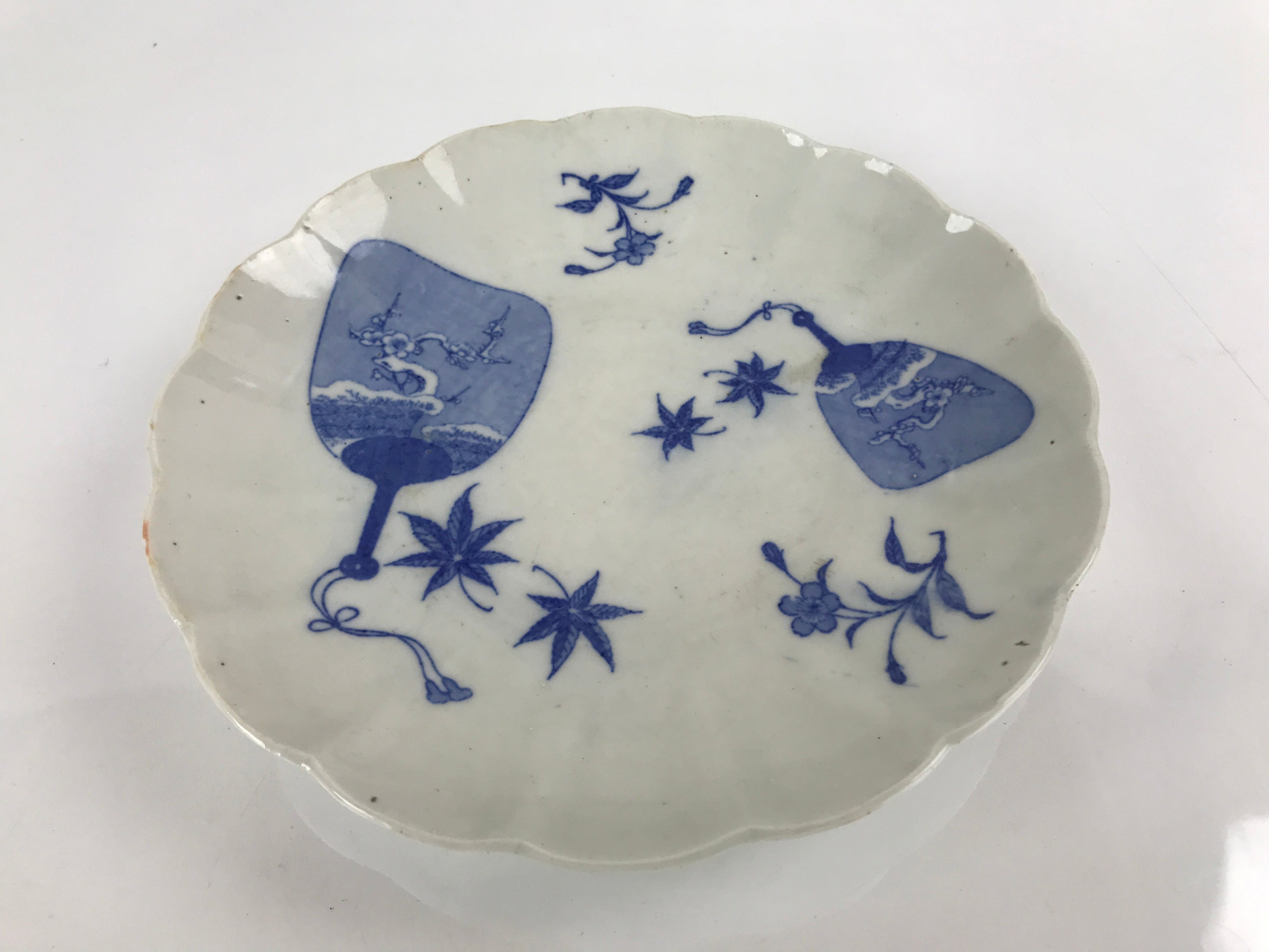 Japanese Porcelain Sometsuke Plate Vtg Blue White Uchiwa Maple Leaf Plum PY782