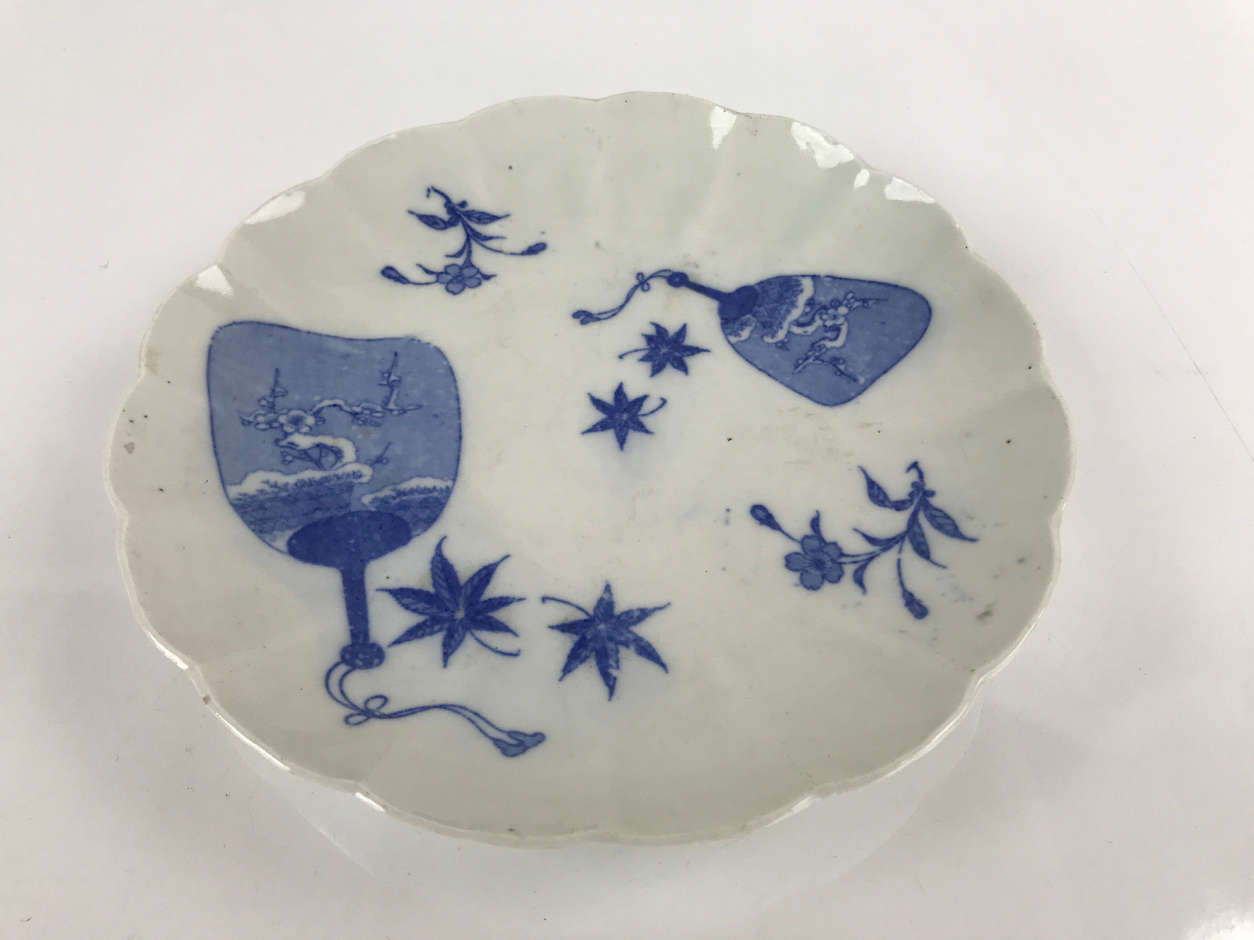 Japanese Porcelain Sometsuke Plate Vtg Blue White Uchiwa Maple Leaf Plum PY783