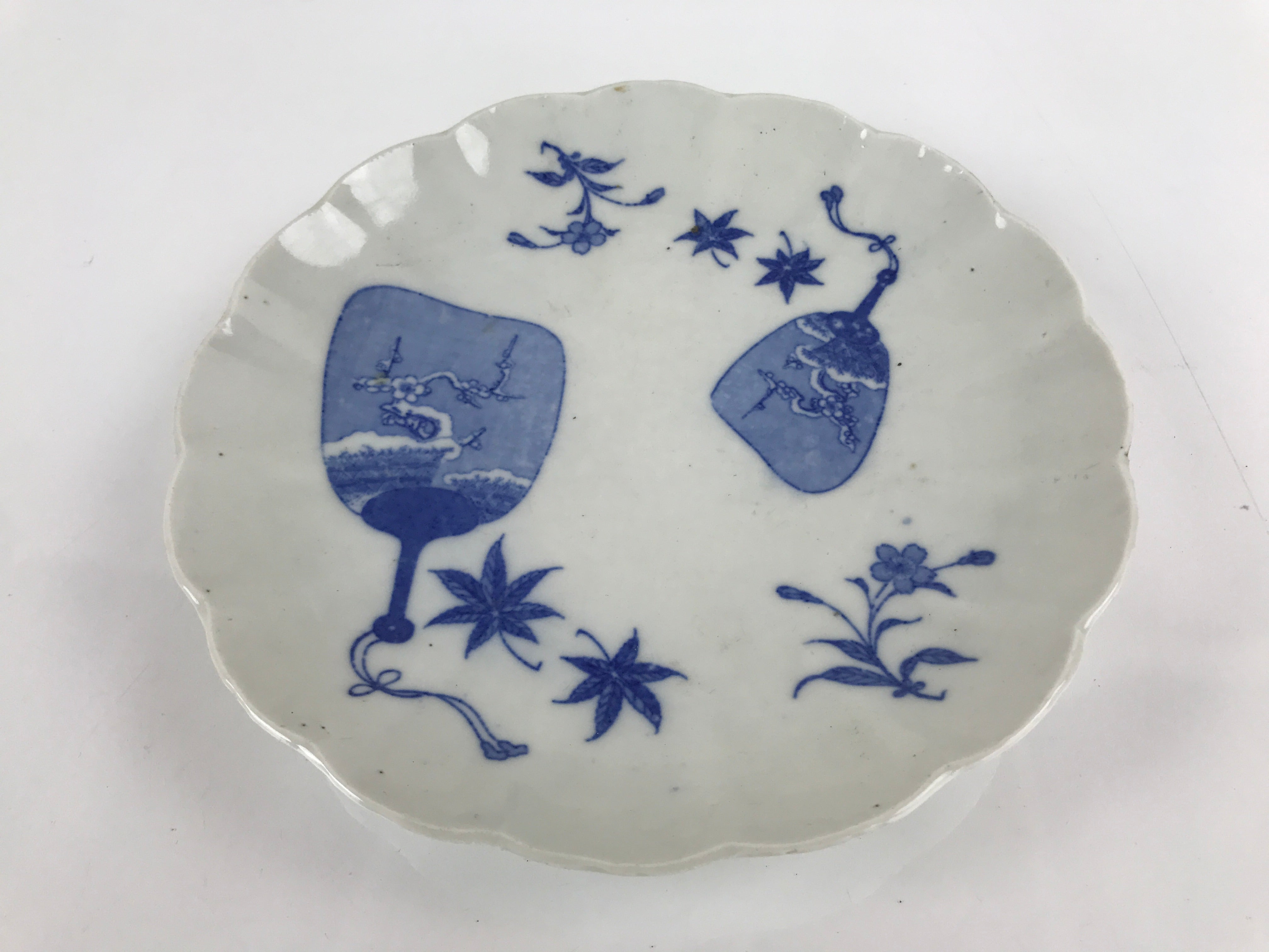 Japanese Porcelain Sometsuke Plate Vtg Blue White Uchiwa Maple Leaf Plum PY784