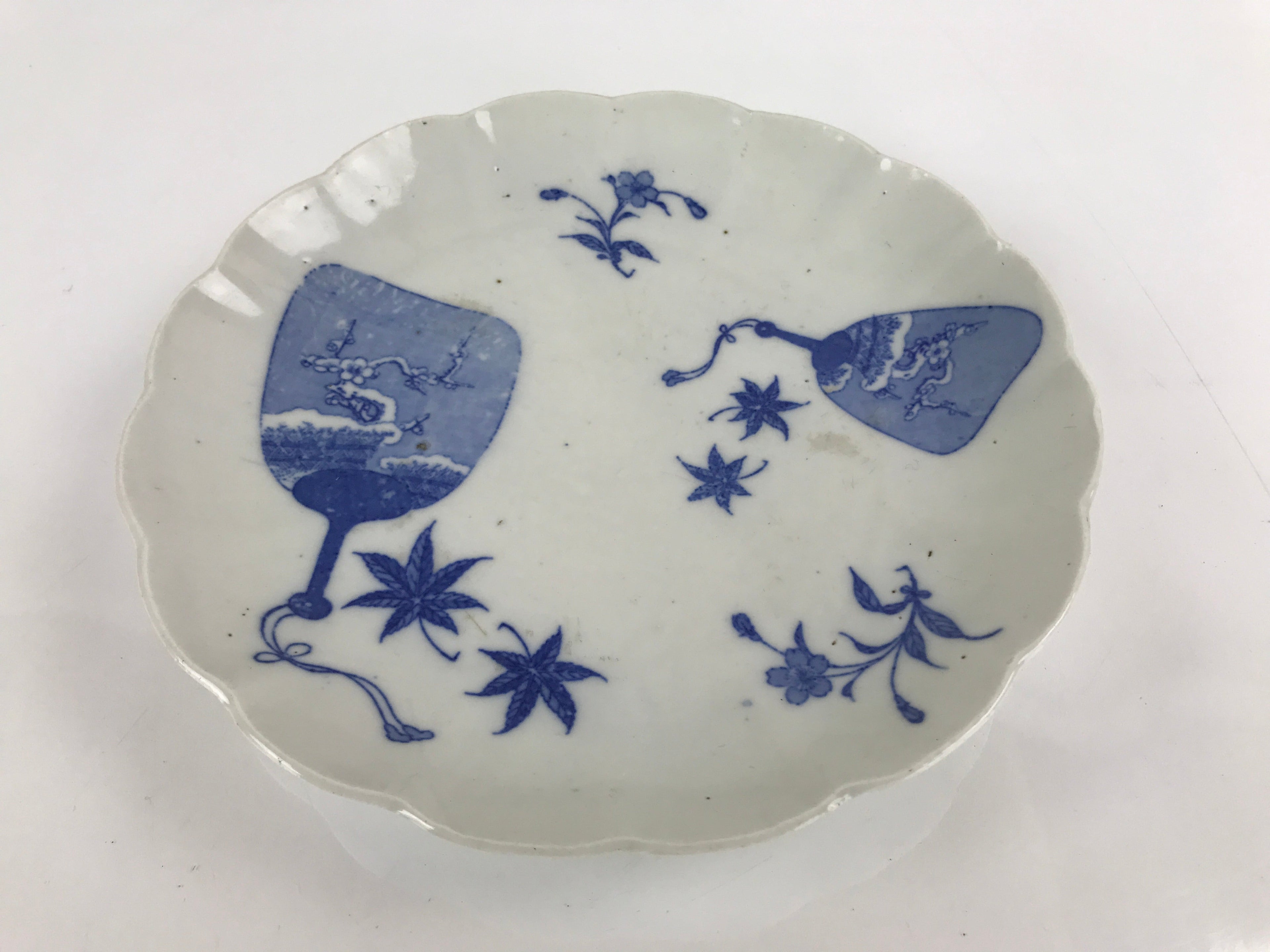 Japanese Porcelain Sometsuke Plate Vtg Blue White Uchiwa Maple Leaf Plum PY786