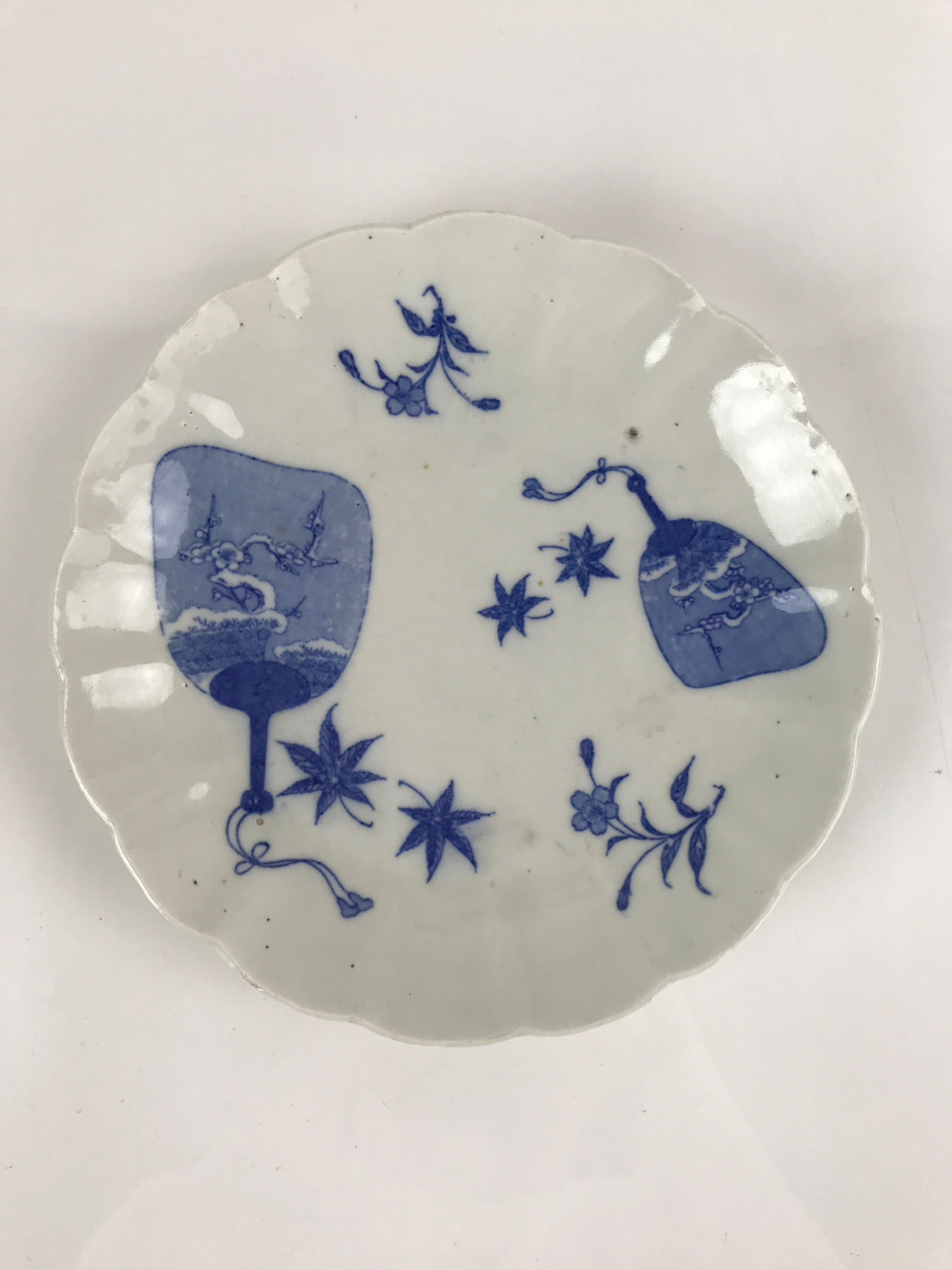 Japanese Porcelain Sometsuke Plate Vtg Blue White Uchiwa Maple Leaf Plum PY787