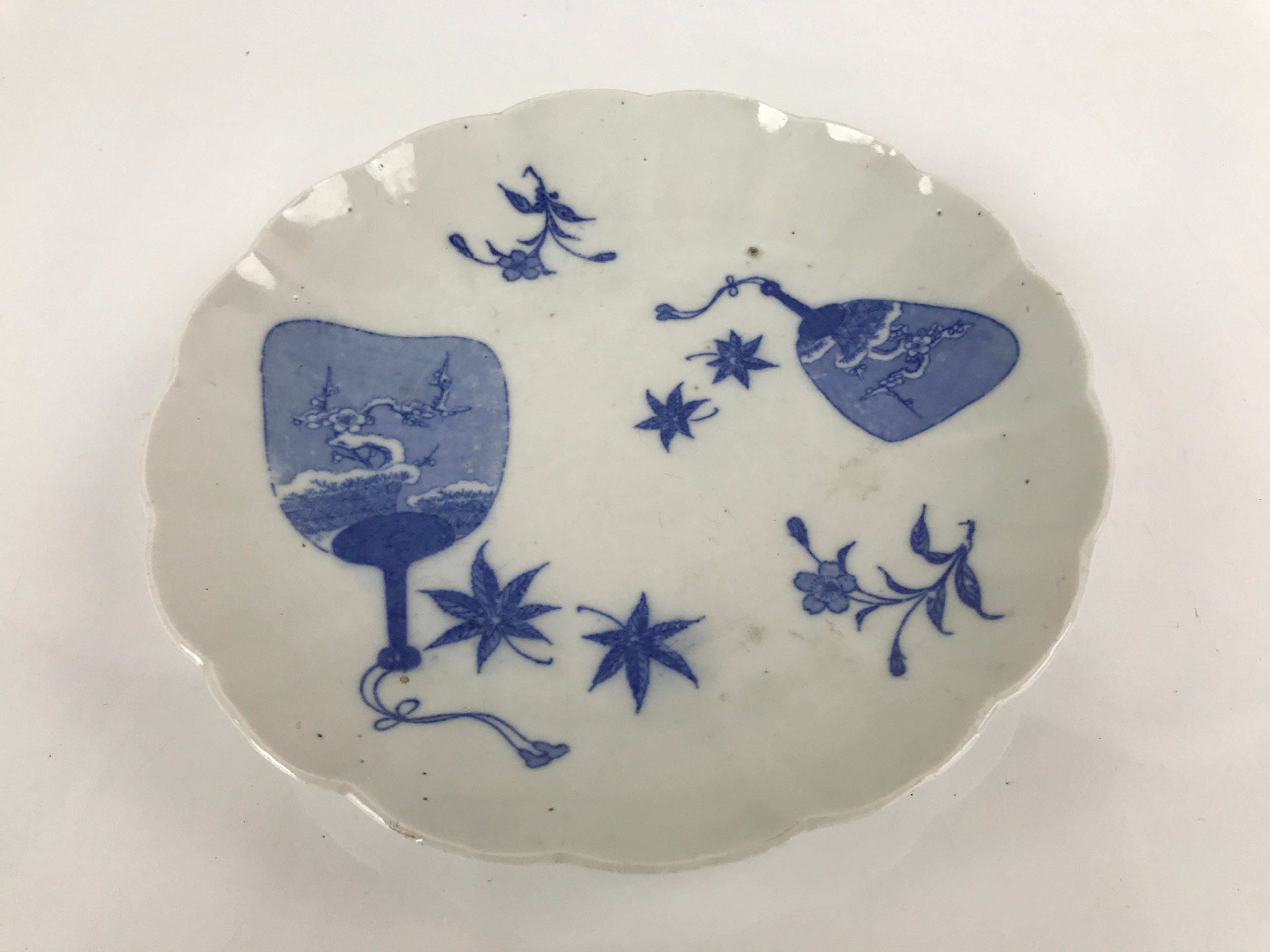 Japanese Porcelain Sometsuke Plate Vtg Blue White Uchiwa Maple Leaf Plum PY787