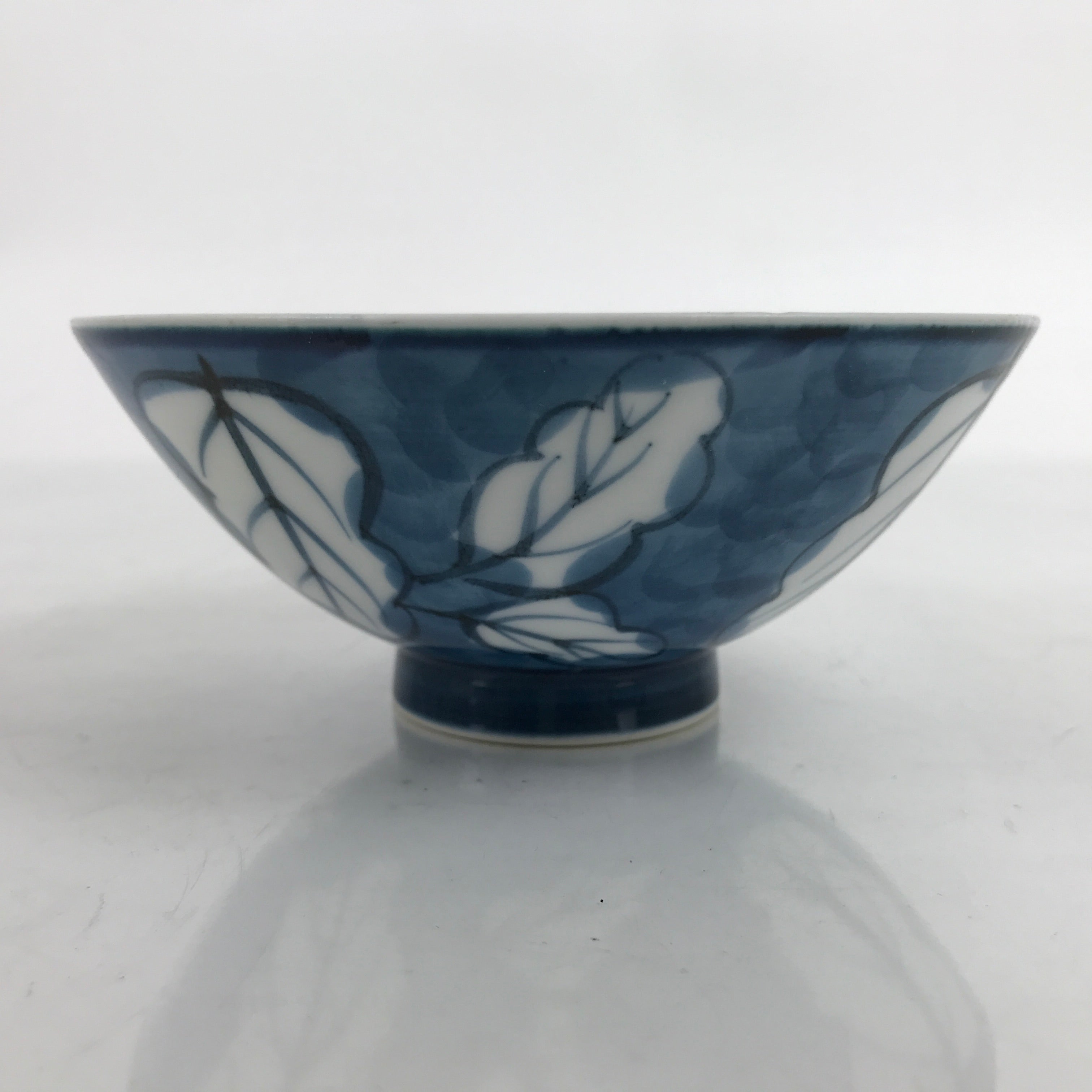 Japanese Porcelain Sometsuke Rice Bowl Owan Vtg Wide White Blue Leaves Y45