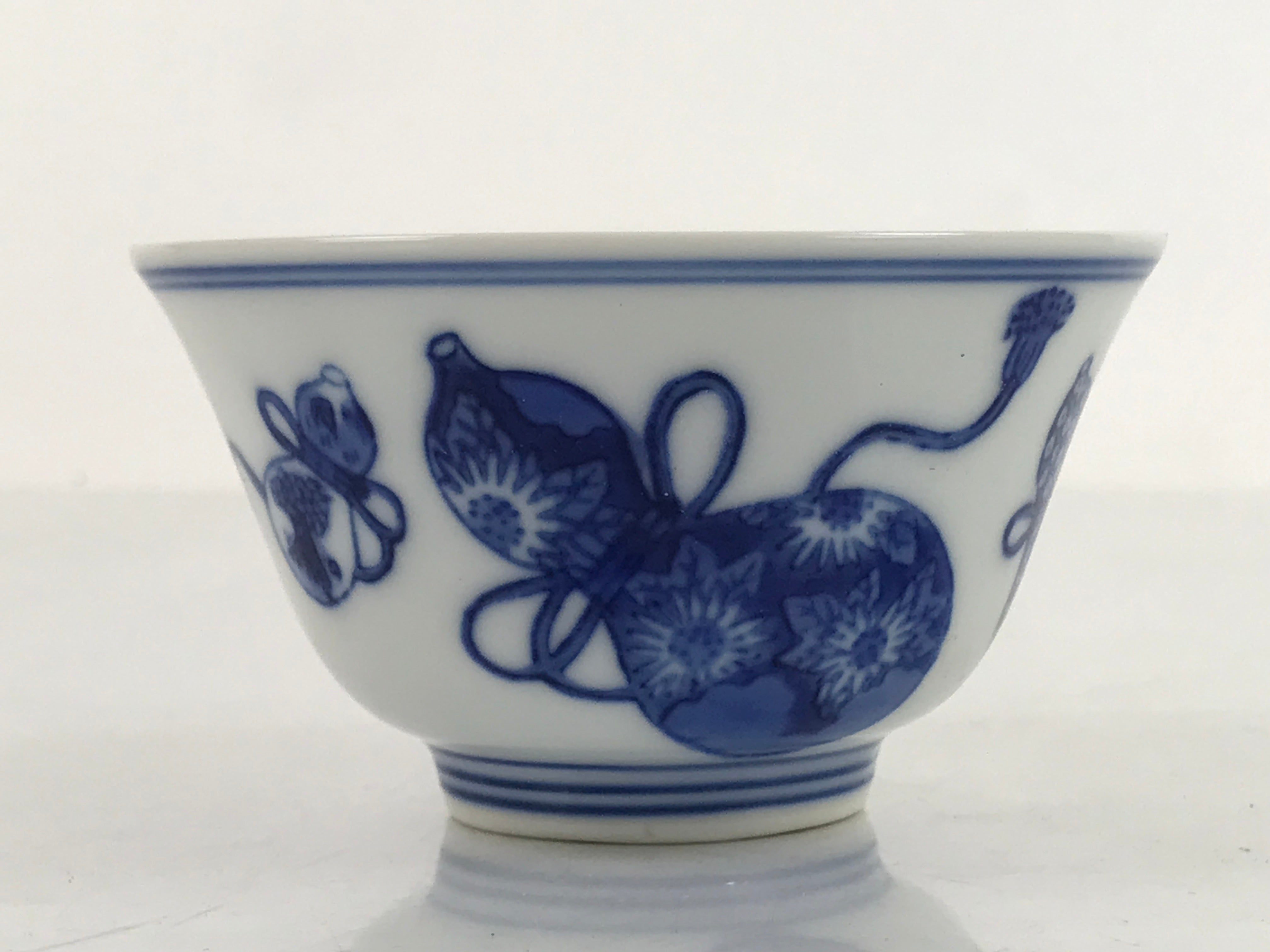 Japanese Porcelain Sometsuke Teacup Vtg Hyotan Gourd White Blue Yunomi TC437