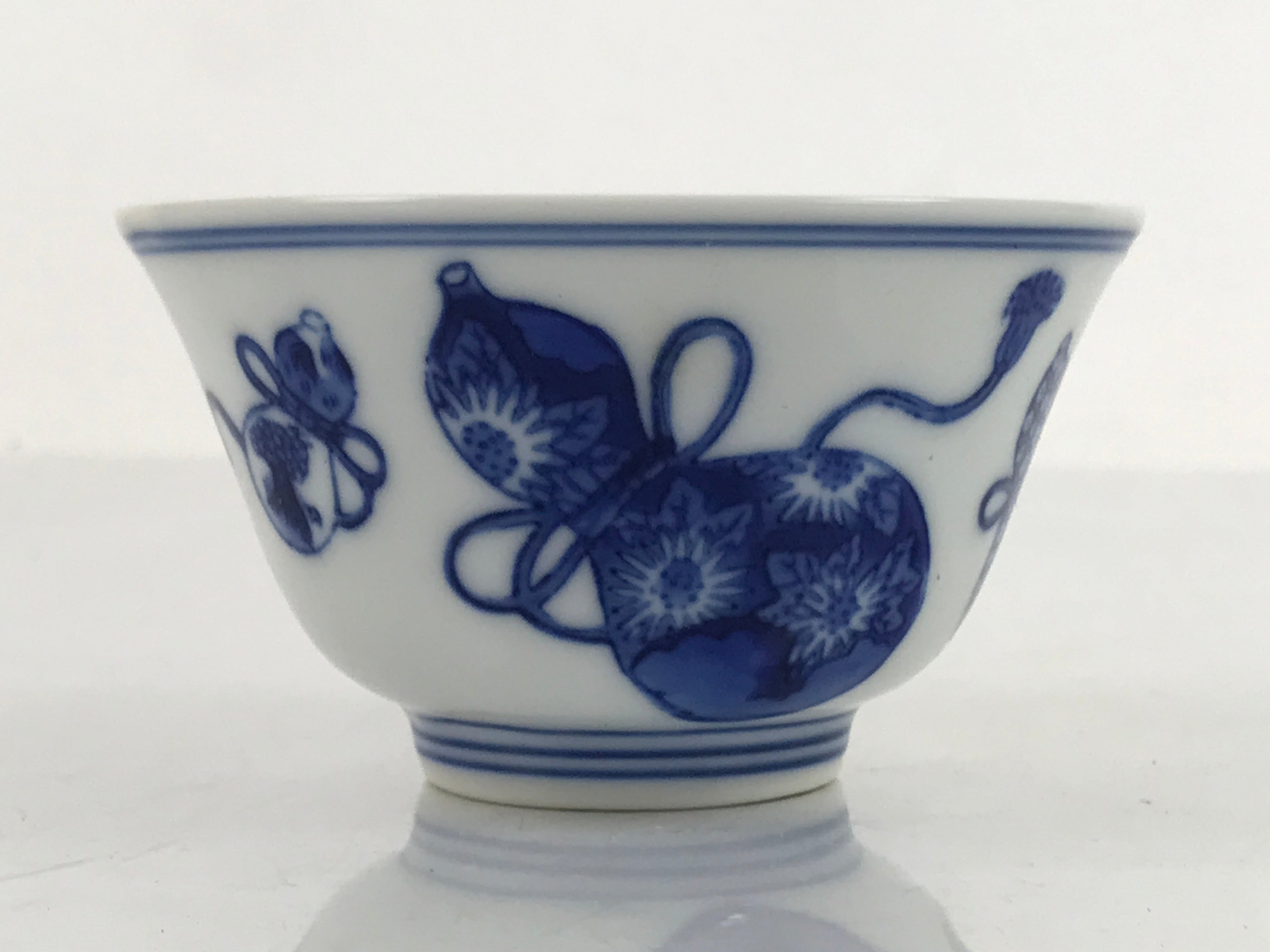 Japanese Porcelain Sometsuke Teacup Vtg Hyotan Gourd White Blue Yunomi TC437