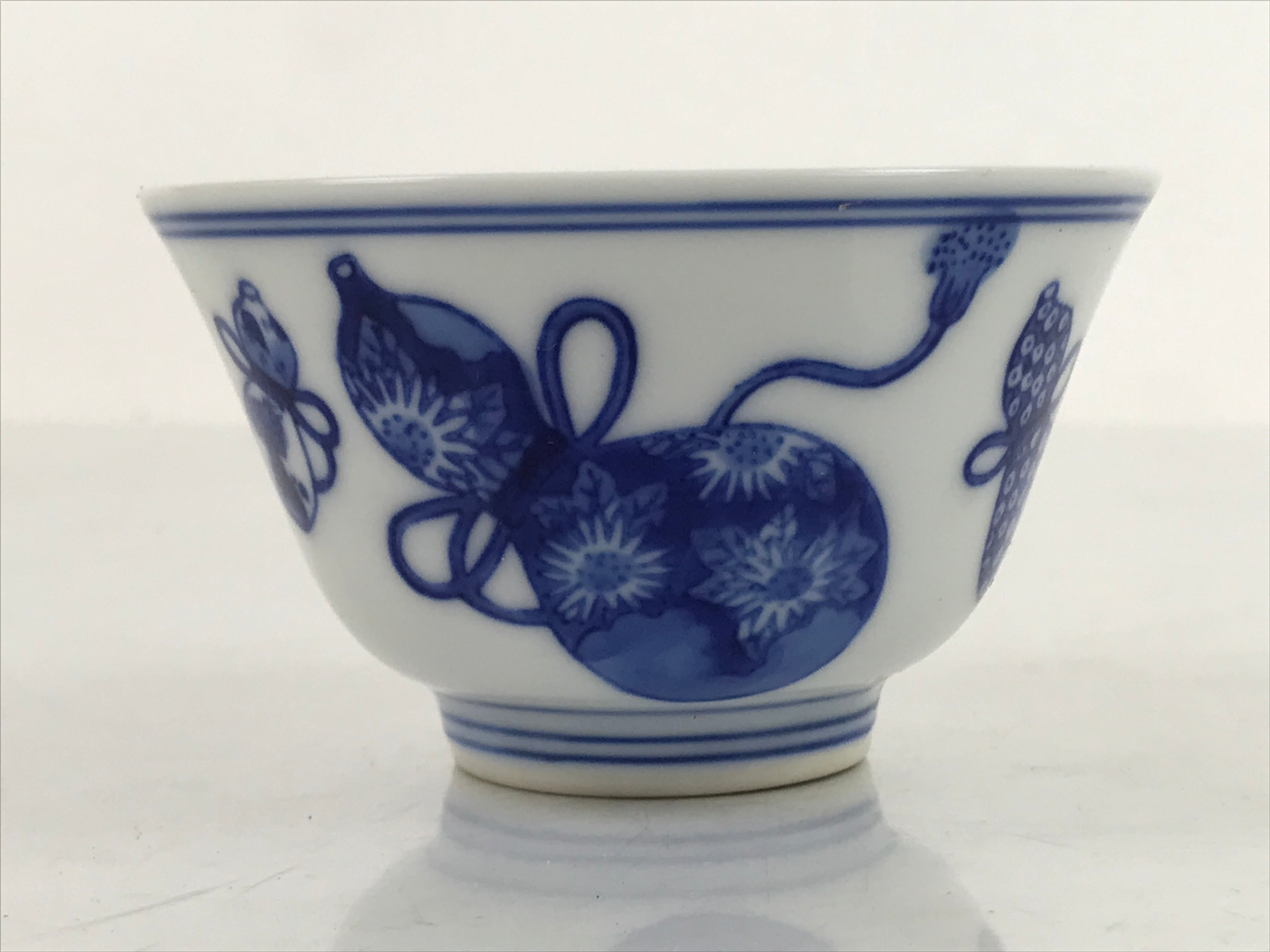 Japanese Porcelain Sometsuke Teacup Vtg Hyotan Gourd White Blue Yunomi TC438