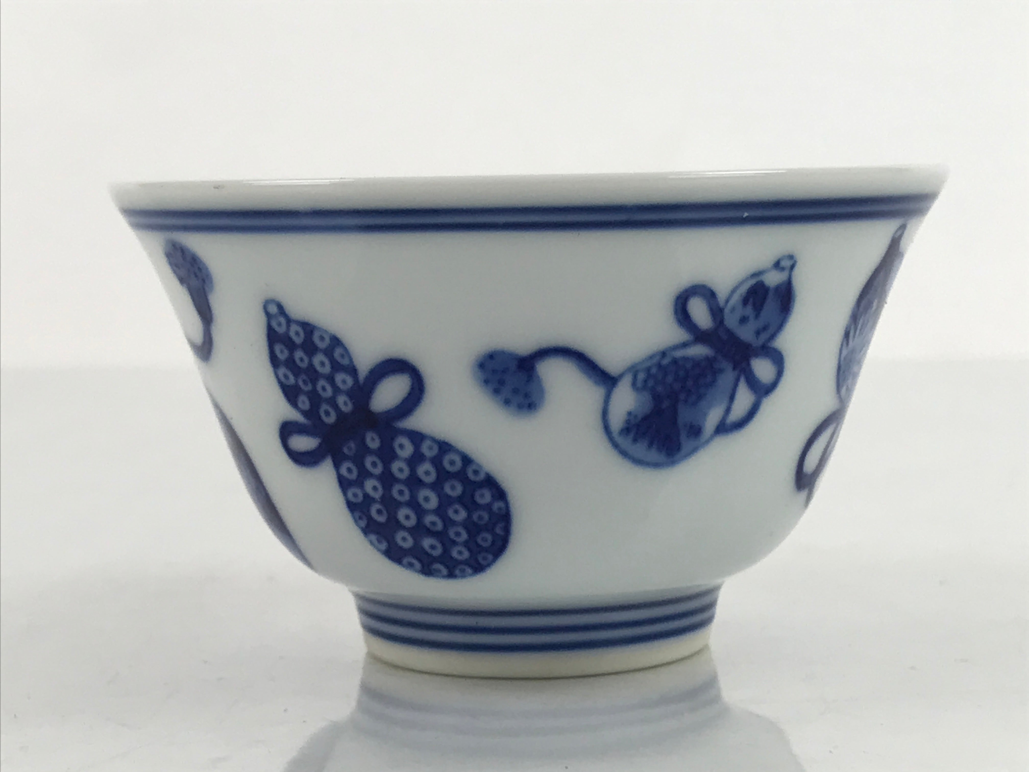 Japanese Porcelain Sometsuke Teacup Vtg Hyotan Gourd White Blue Yunomi TC440