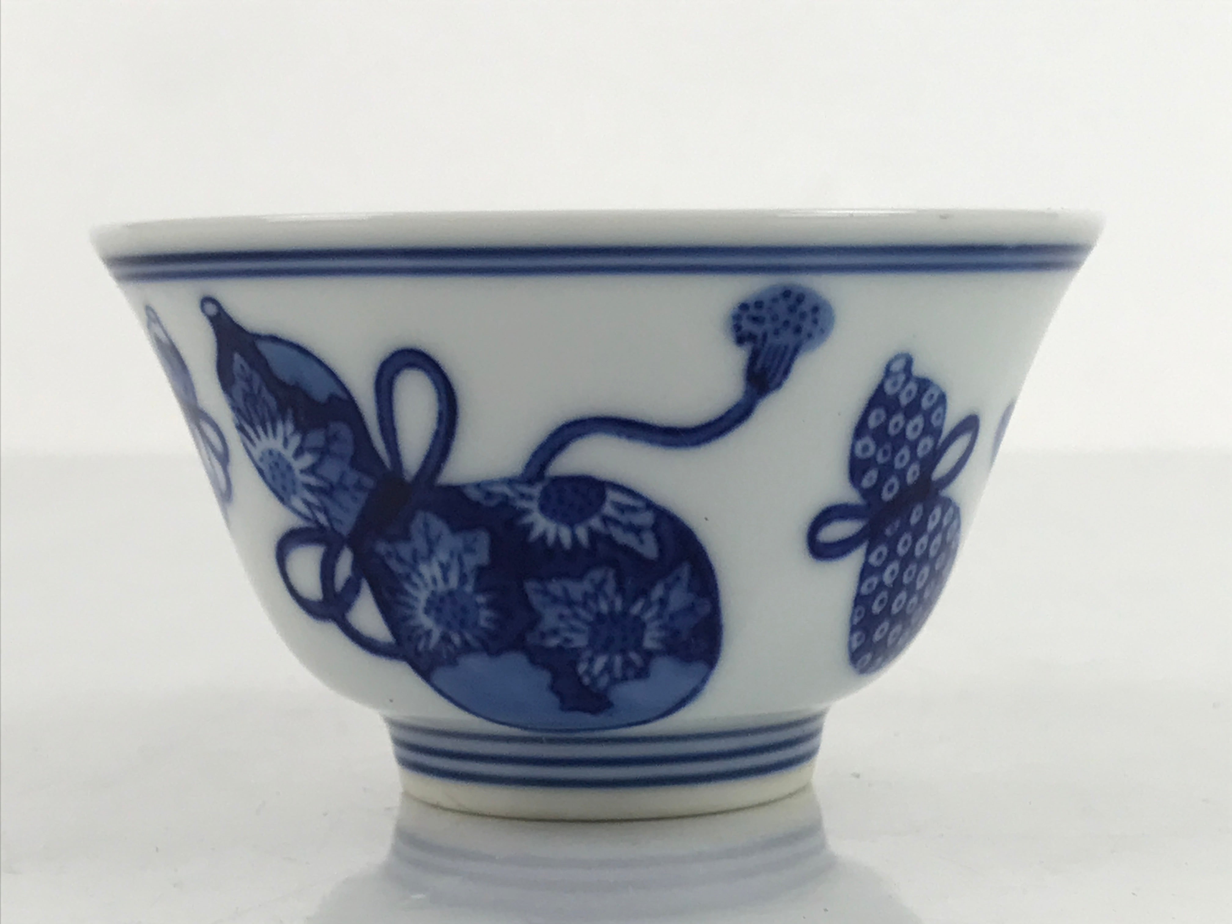 Japanese Porcelain Sometsuke Teacup Vtg Hyotan Gourd White Blue Yunomi TC440