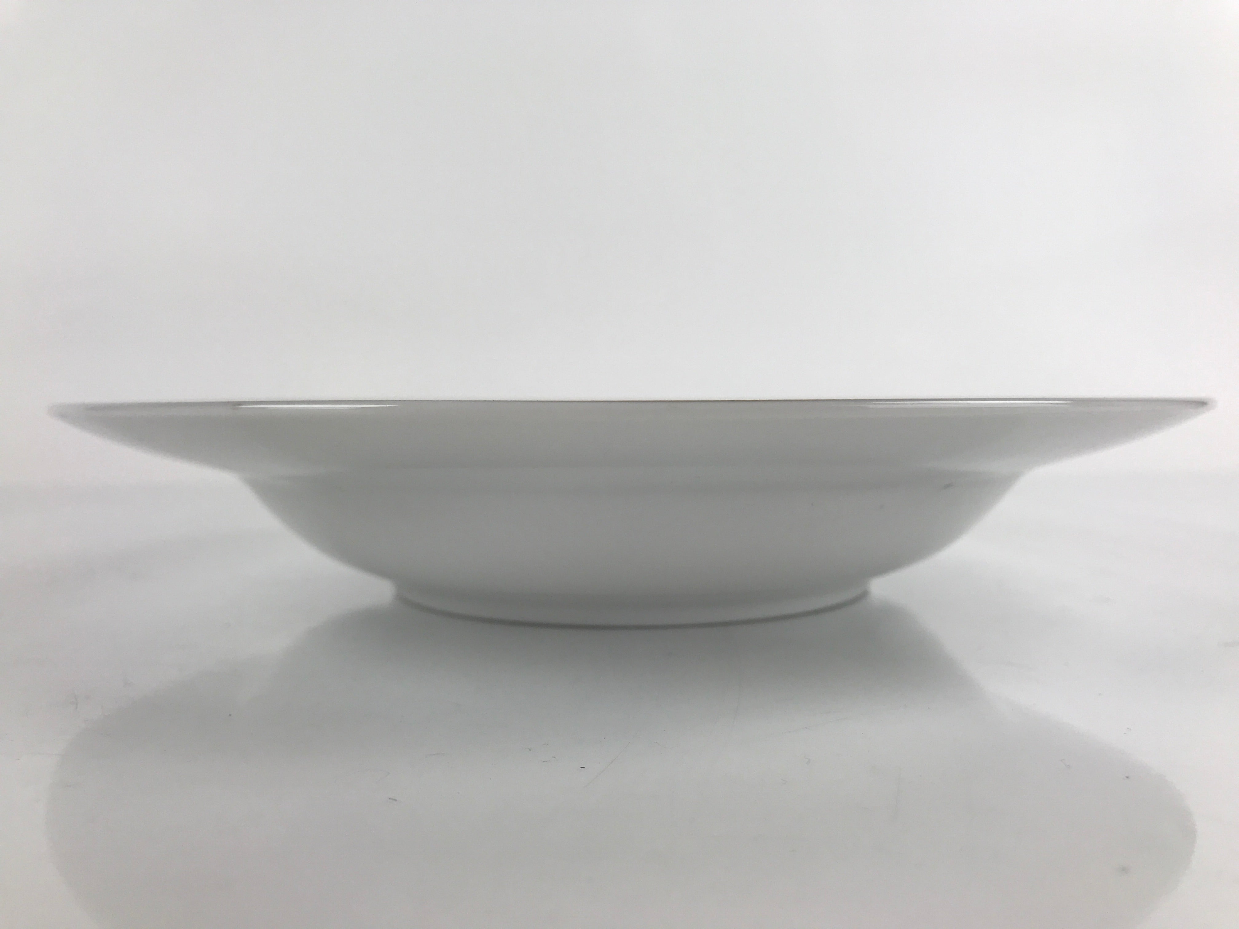 Japanese Porcelain Soup Pasta Bowl Vtg Simple Round Plate White Gold Rim PY830