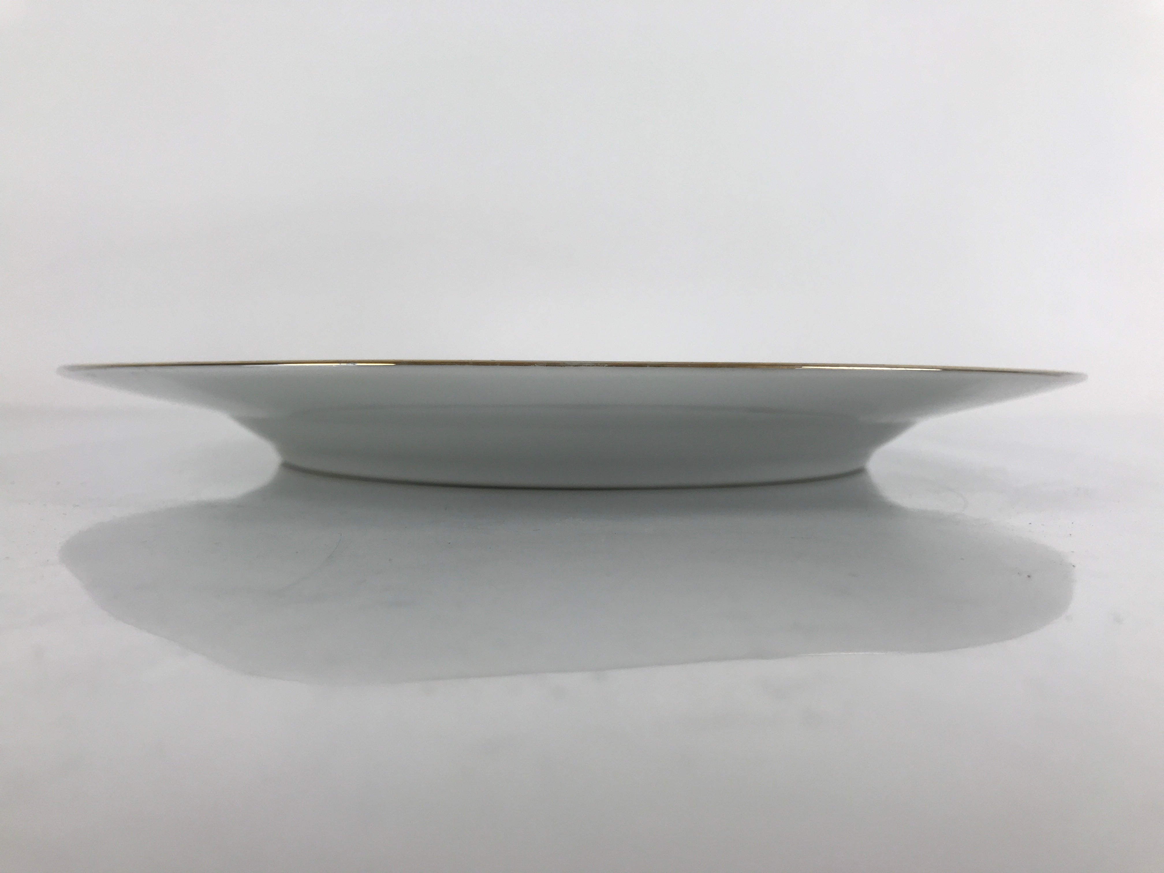 Japanese Porcelain TOEN Kozan Plate Vtg Simple Round White Gold Rim PY814