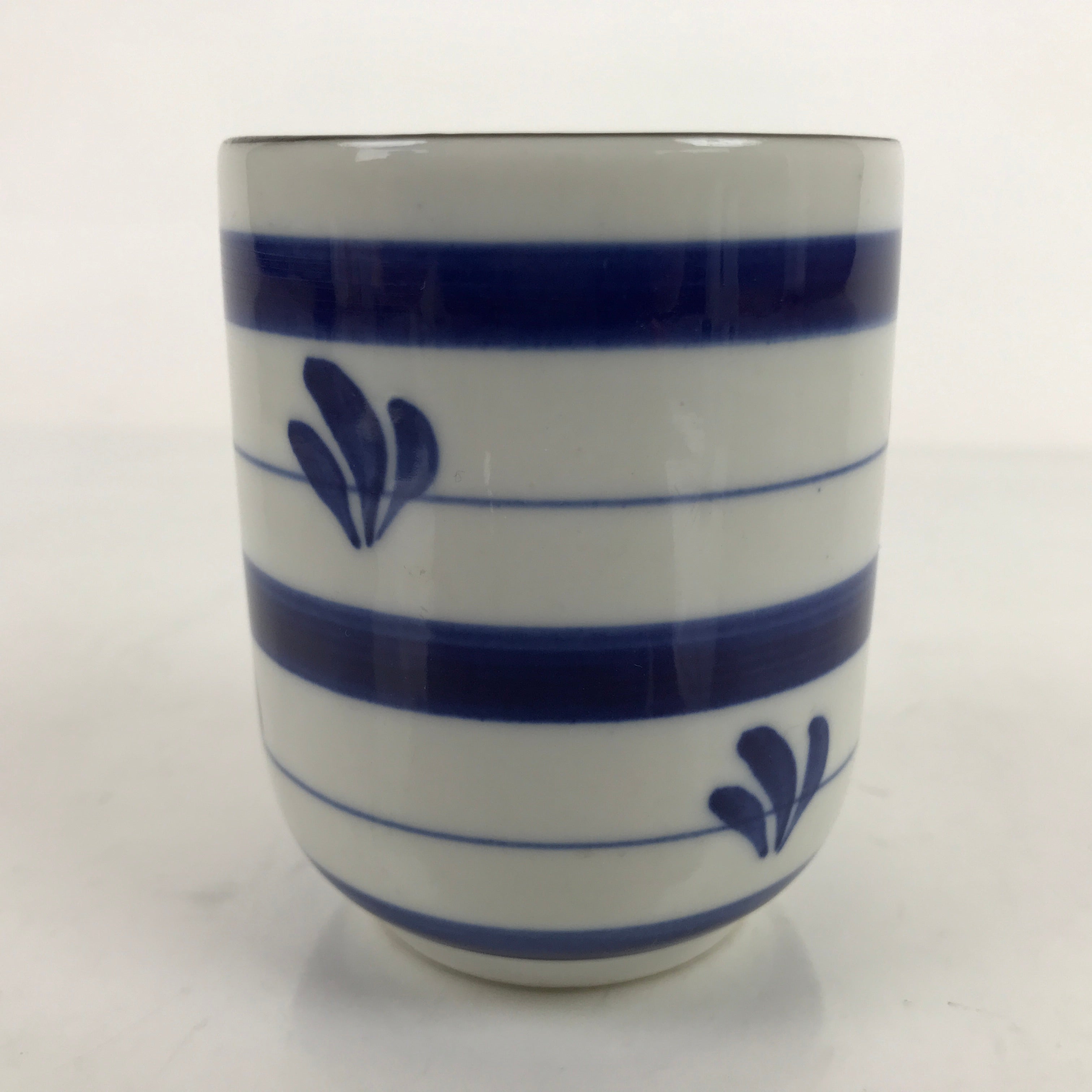 Japanese Porcelain Teacup Vtg Sometsuke White Blue Lines Pattern Yunomi TC481