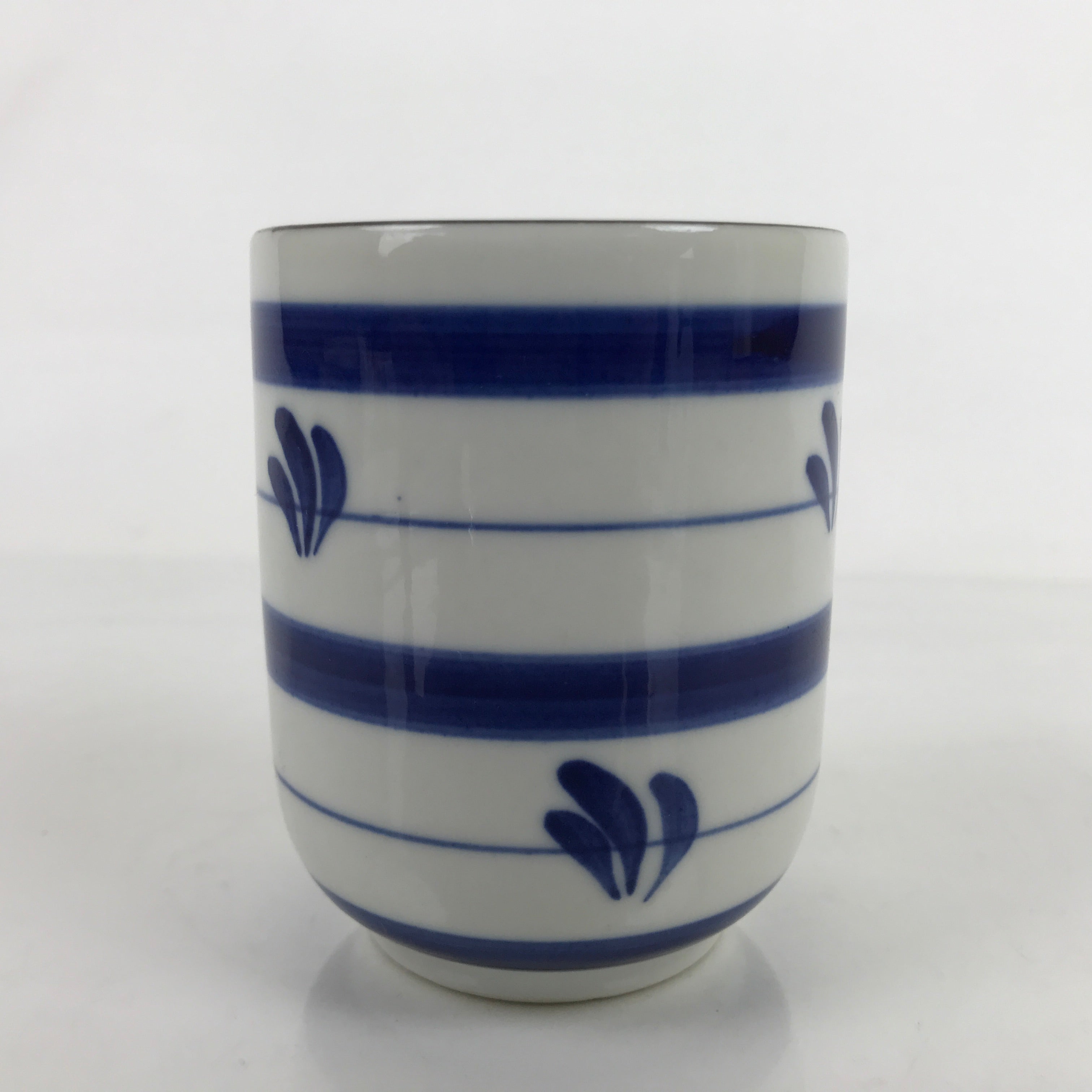 Japanese Porcelain Teacup Vtg Sometsuke White Blue Lines Pattern Yunomi TC485