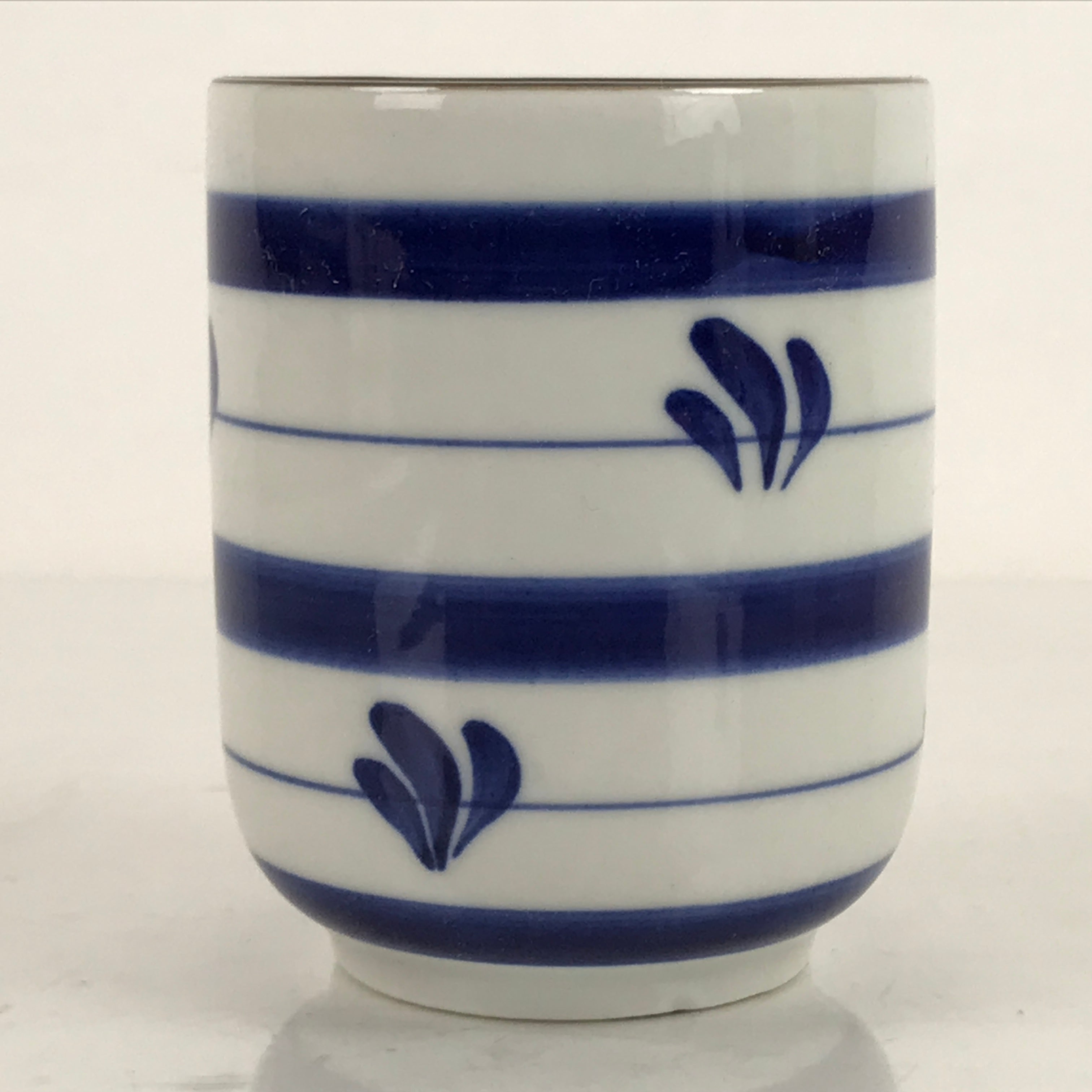 Japanese Porcelain Teacup Vtg Sometsuke White Blue Lines Pattern Yunomi TC487