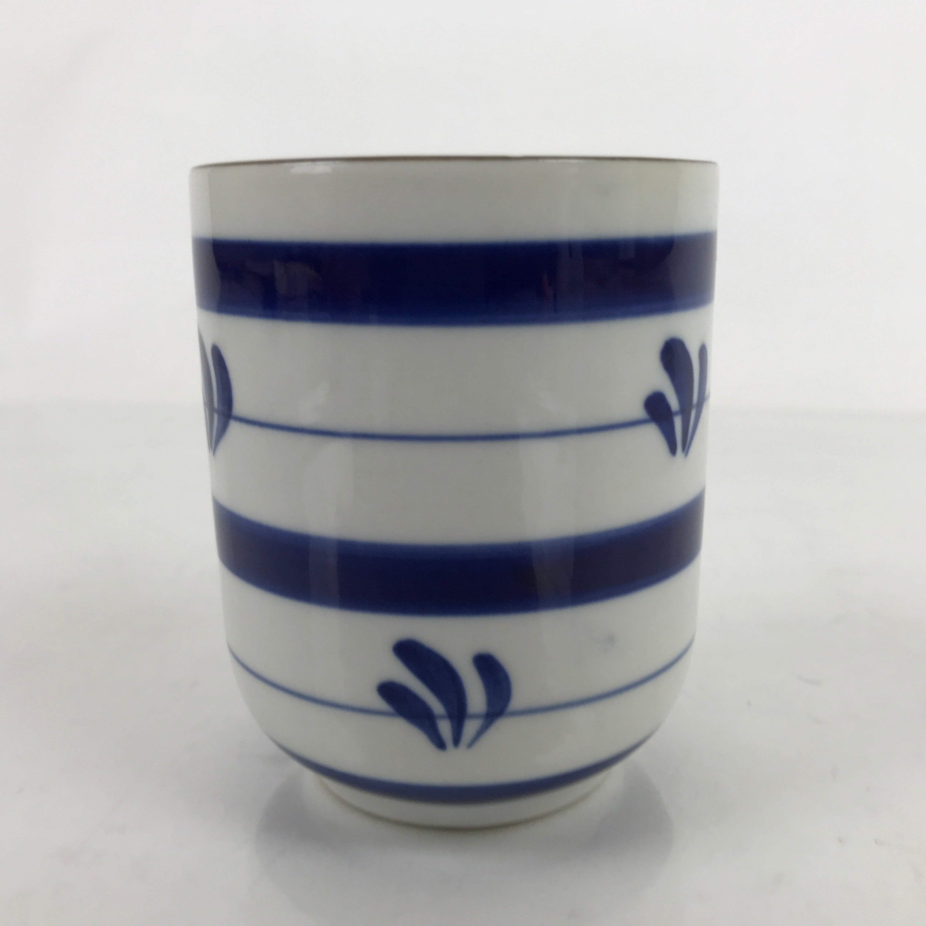 Japanese Porcelain Teacup Vtg Sometsuke White Blue Lines Pattern Yunomi TC493