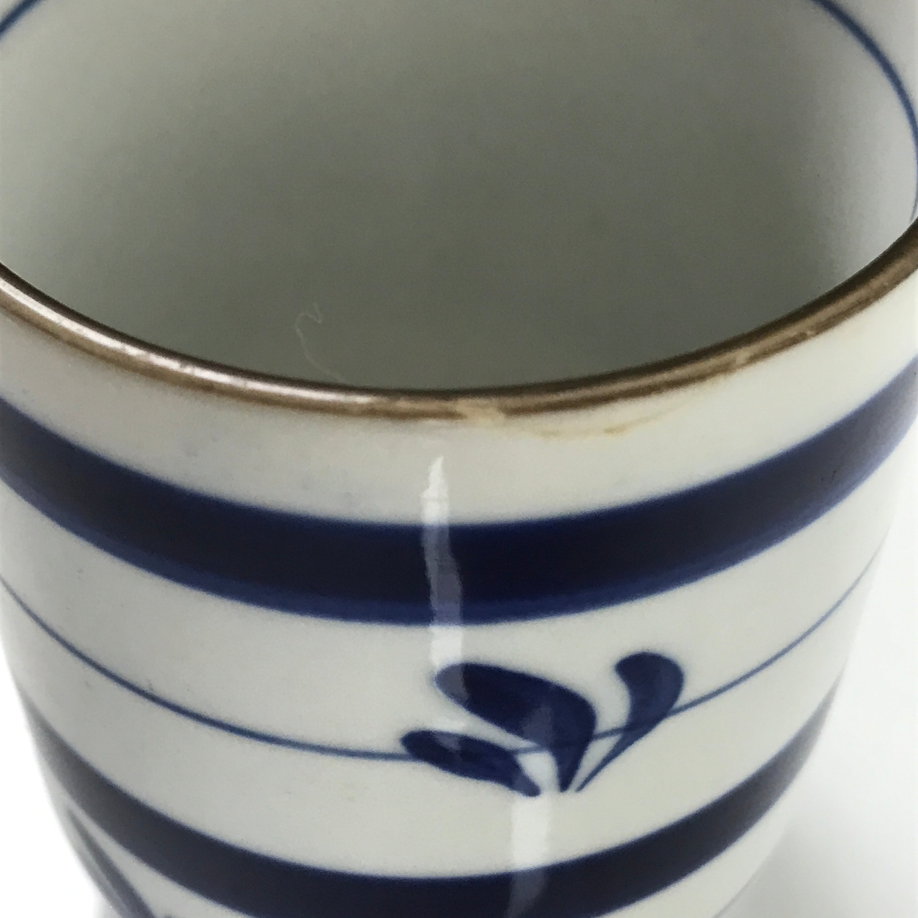 Japanese Porcelain Teacup Vtg Sometsuke White Blue Lines Pattern Yunomi TC494