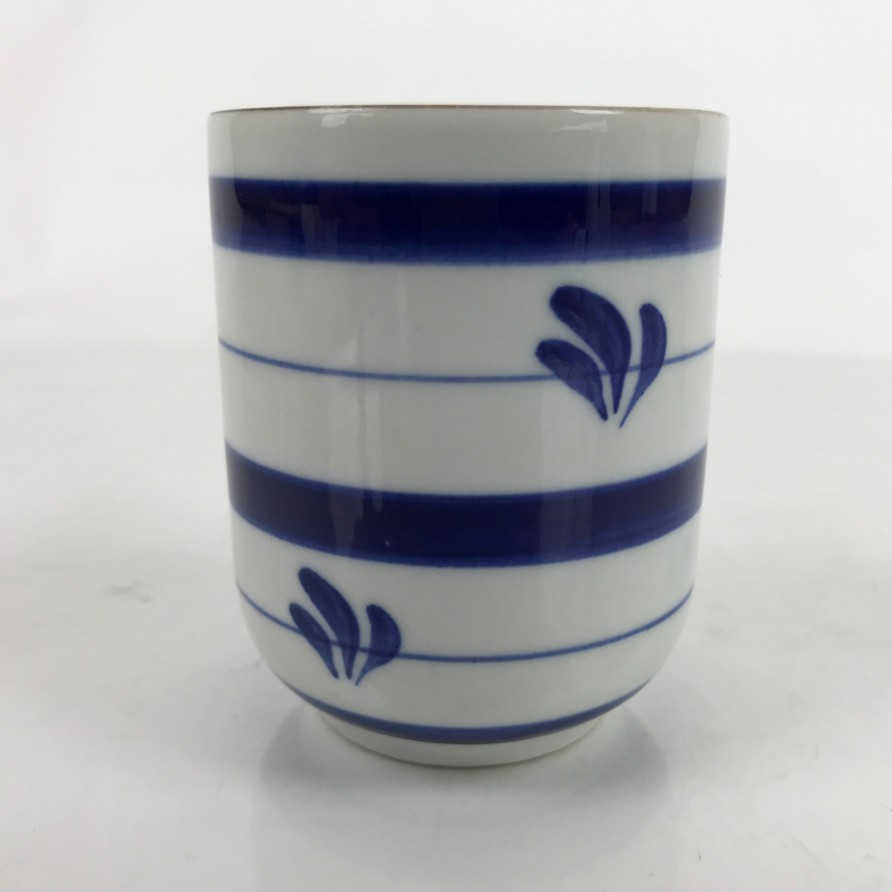 Japanese Porcelain Teacup Vtg Sometsuke White Blue Lines Pattern Yunomi TC494