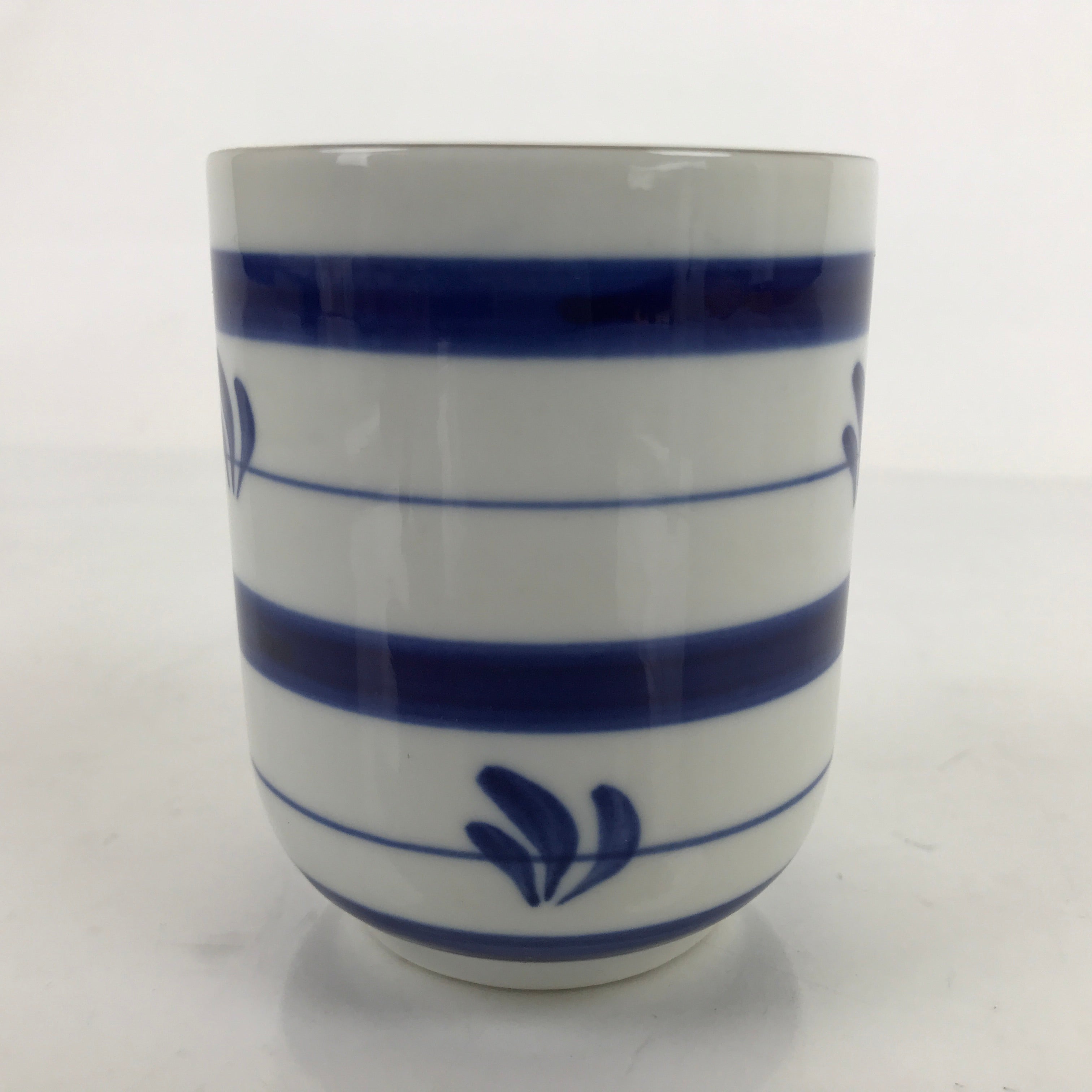 Japanese Porcelain Teacup Vtg Sometsuke White Blue Lines Pattern Yunomi TC496