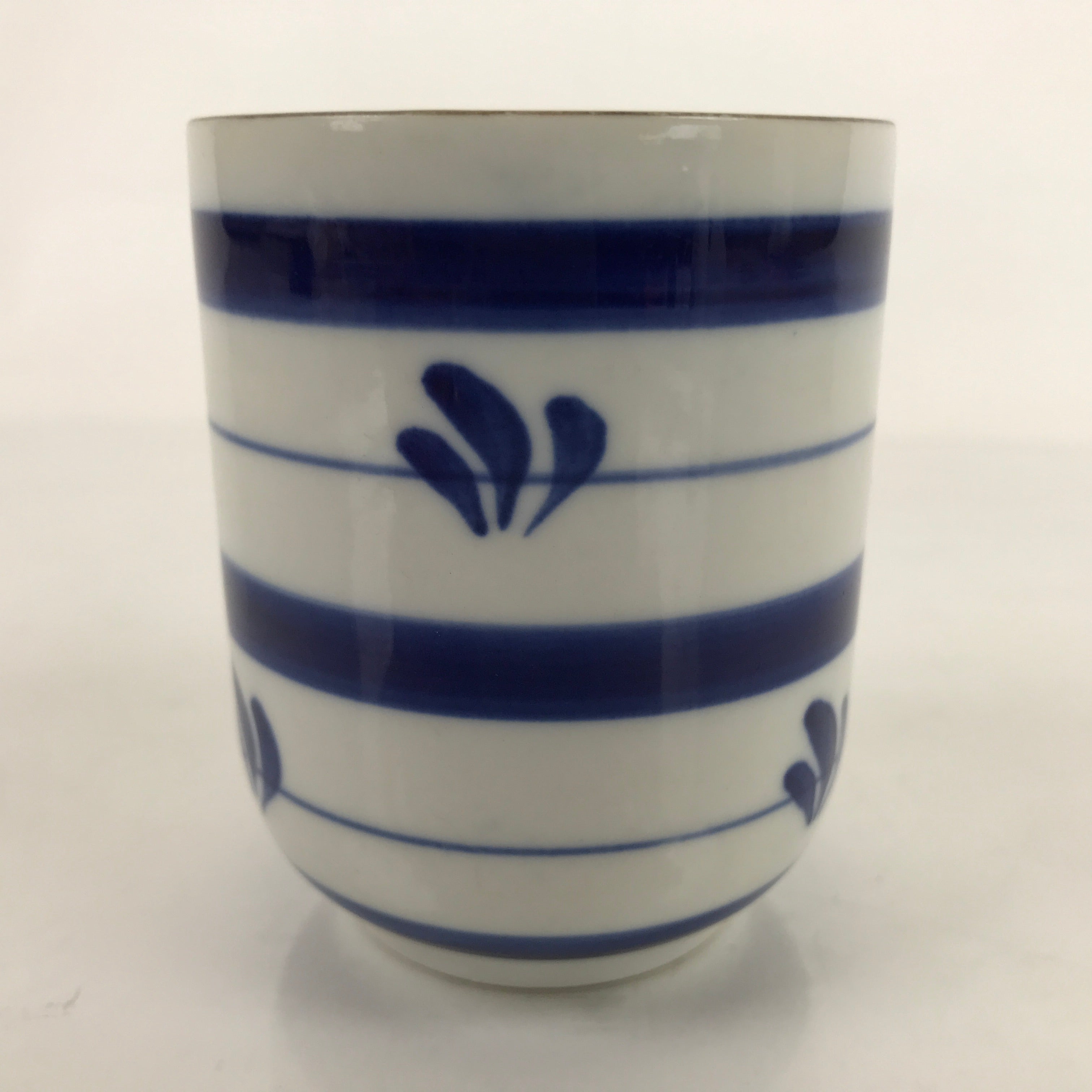 Japanese Porcelain Teacup Vtg Sometsuke White Blue Lines Pattern Yunomi TC498