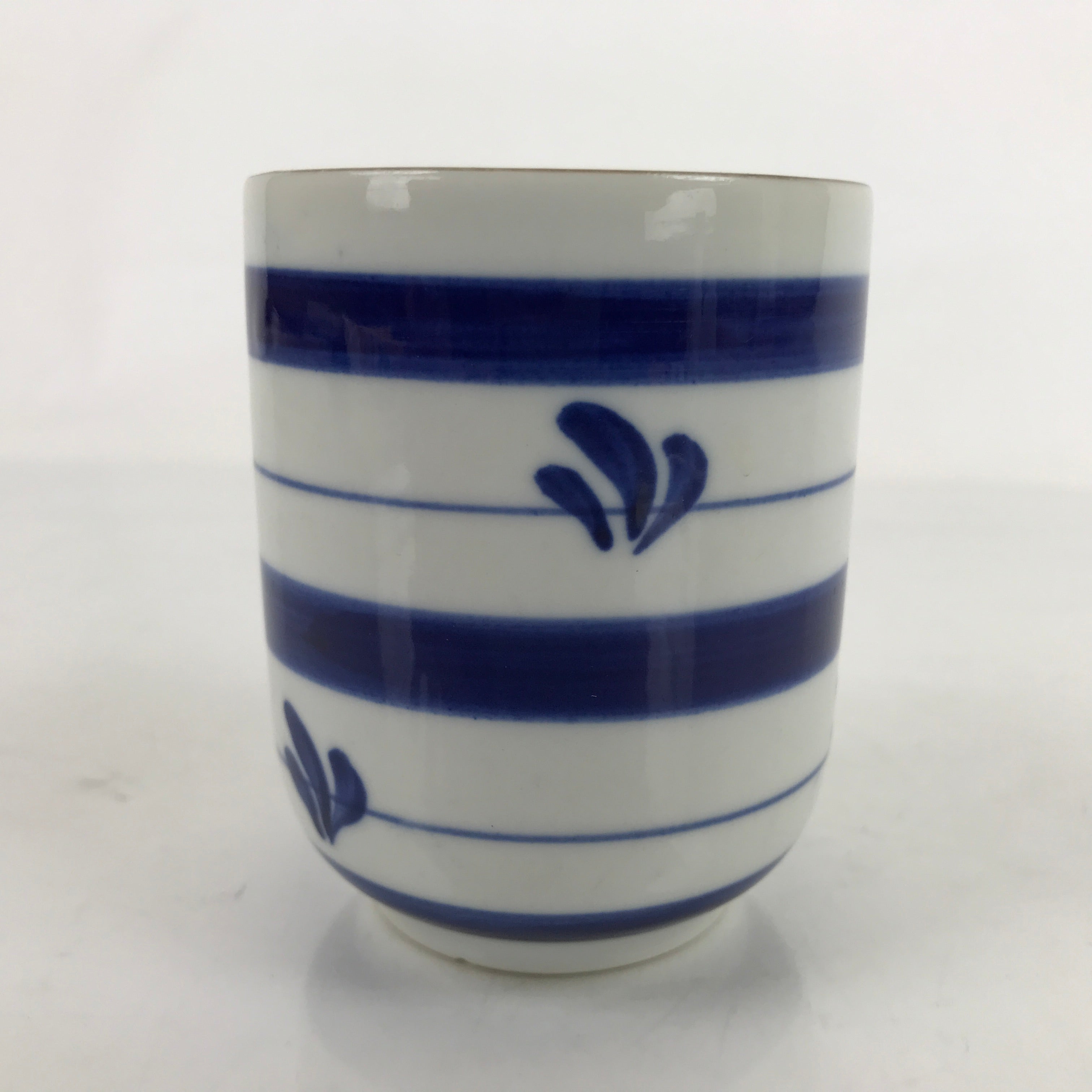 Japanese Porcelain Teacup Vtg Sometsuke White Blue Lines Pattern Yunomi TC499