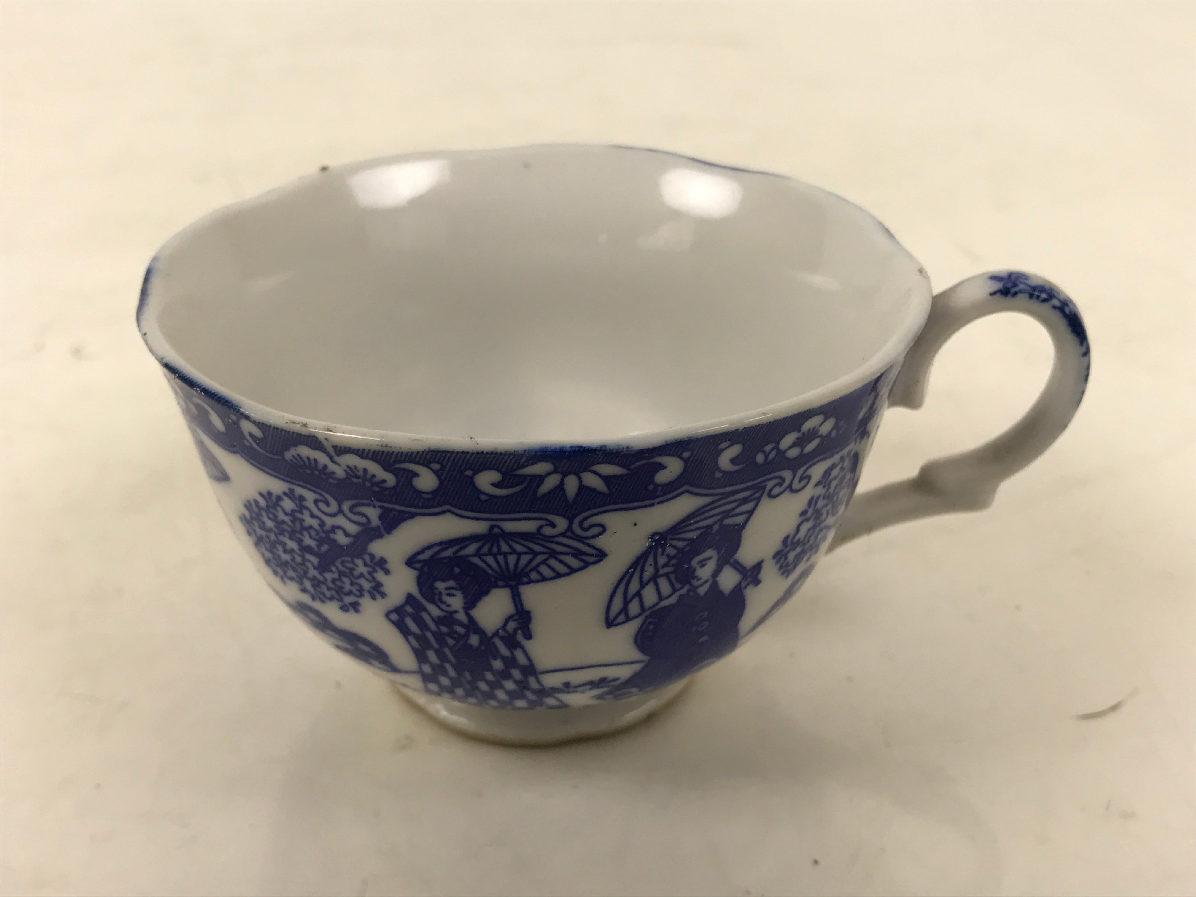 Japanese Porcelain Western-style Teacup Vtg Yunomi Sometsuke Geisha Blue TC608