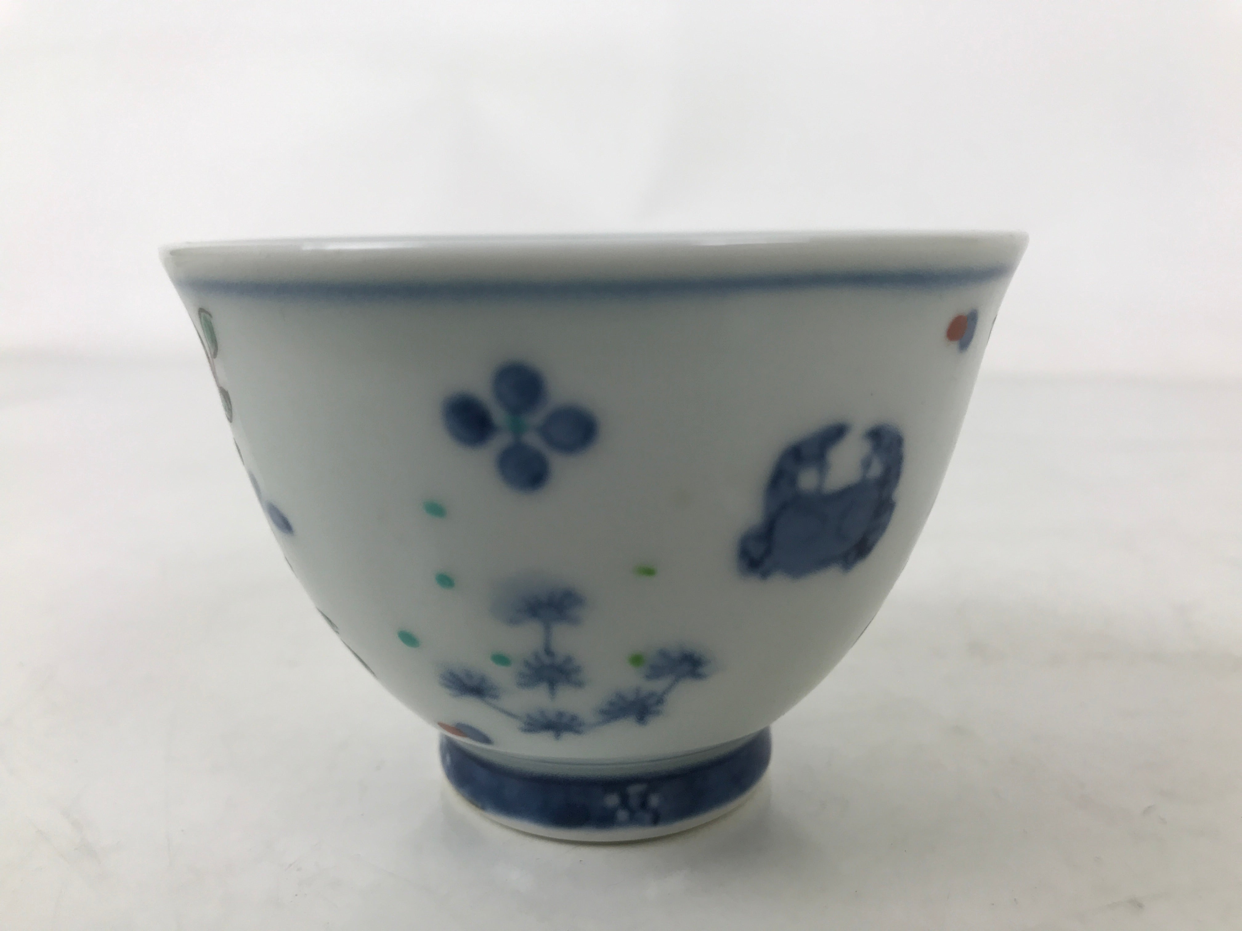 Japanese Porcelain Yunomi Teacup Pottery Vtg White Blue Hishi Fish Sencha TC587