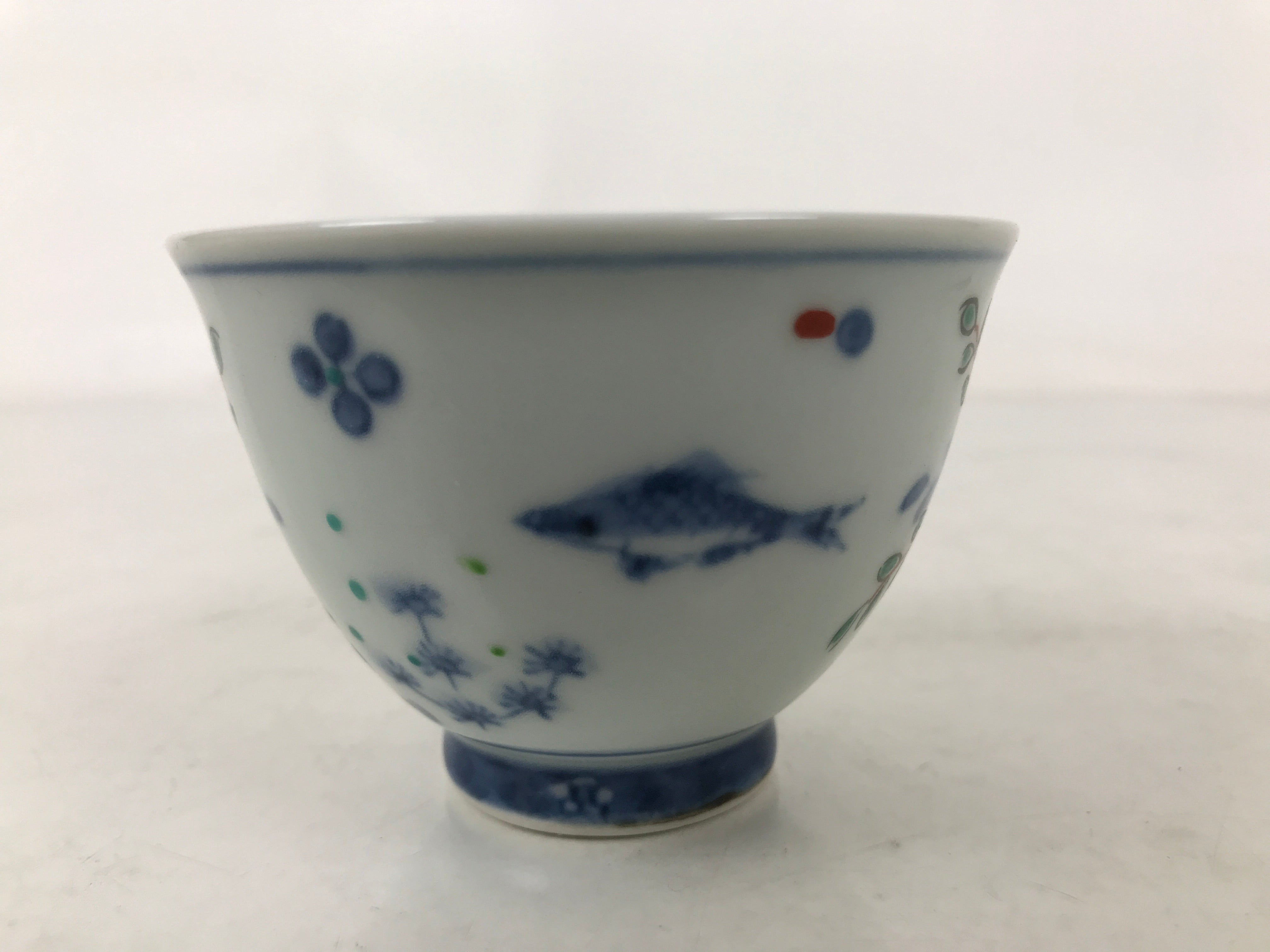 Japanese Porcelain Yunomi Teacup Pottery Vtg White Blue Hishi Fish Sencha TC587