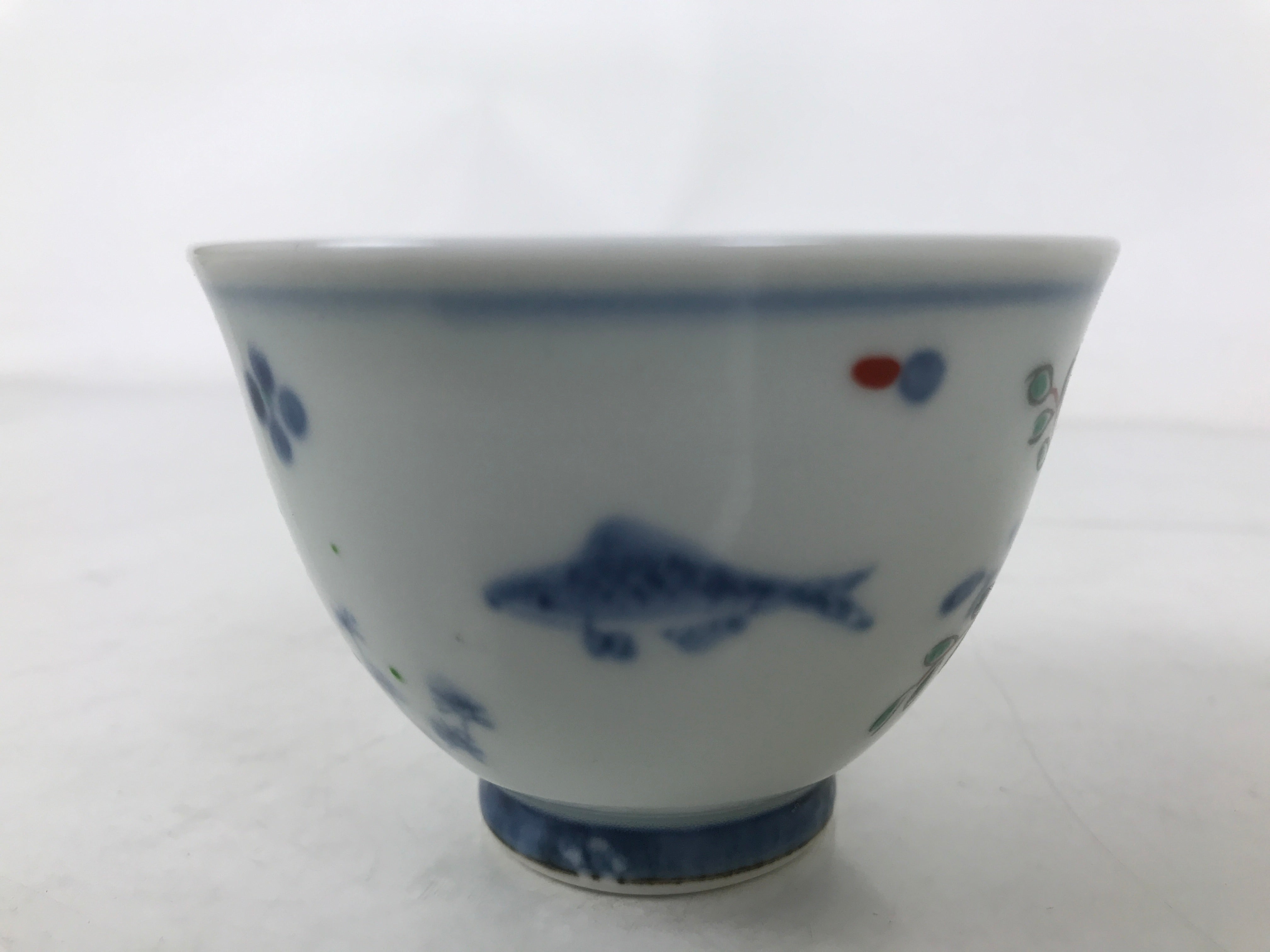Japanese Porcelain Yunomi Teacup Pottery Vtg White Blue Hishi Fish Sencha TC588