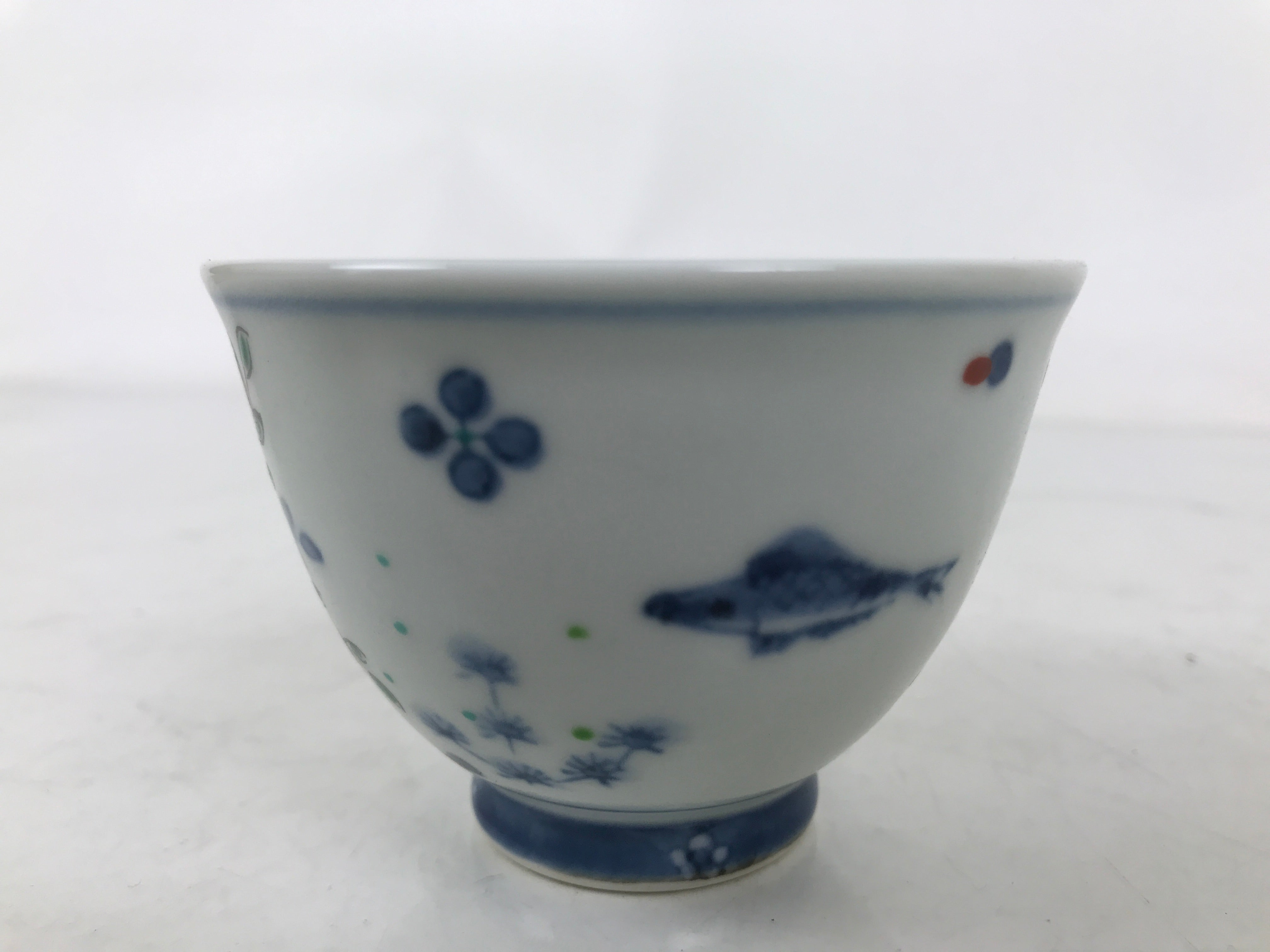 Japanese Porcelain Yunomi Teacup Pottery Vtg White Blue Hishi Fish Sencha TC589