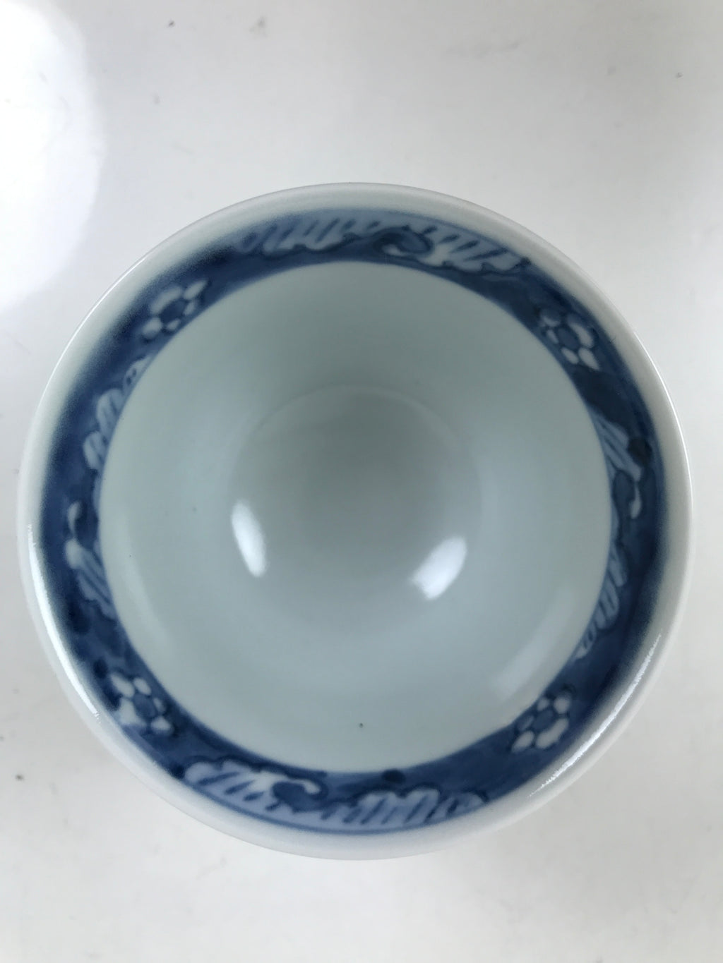 Japanese Porcelain Yunomi Teacup Pottery Vtg White Blue Hishi Fish Sencha TC589