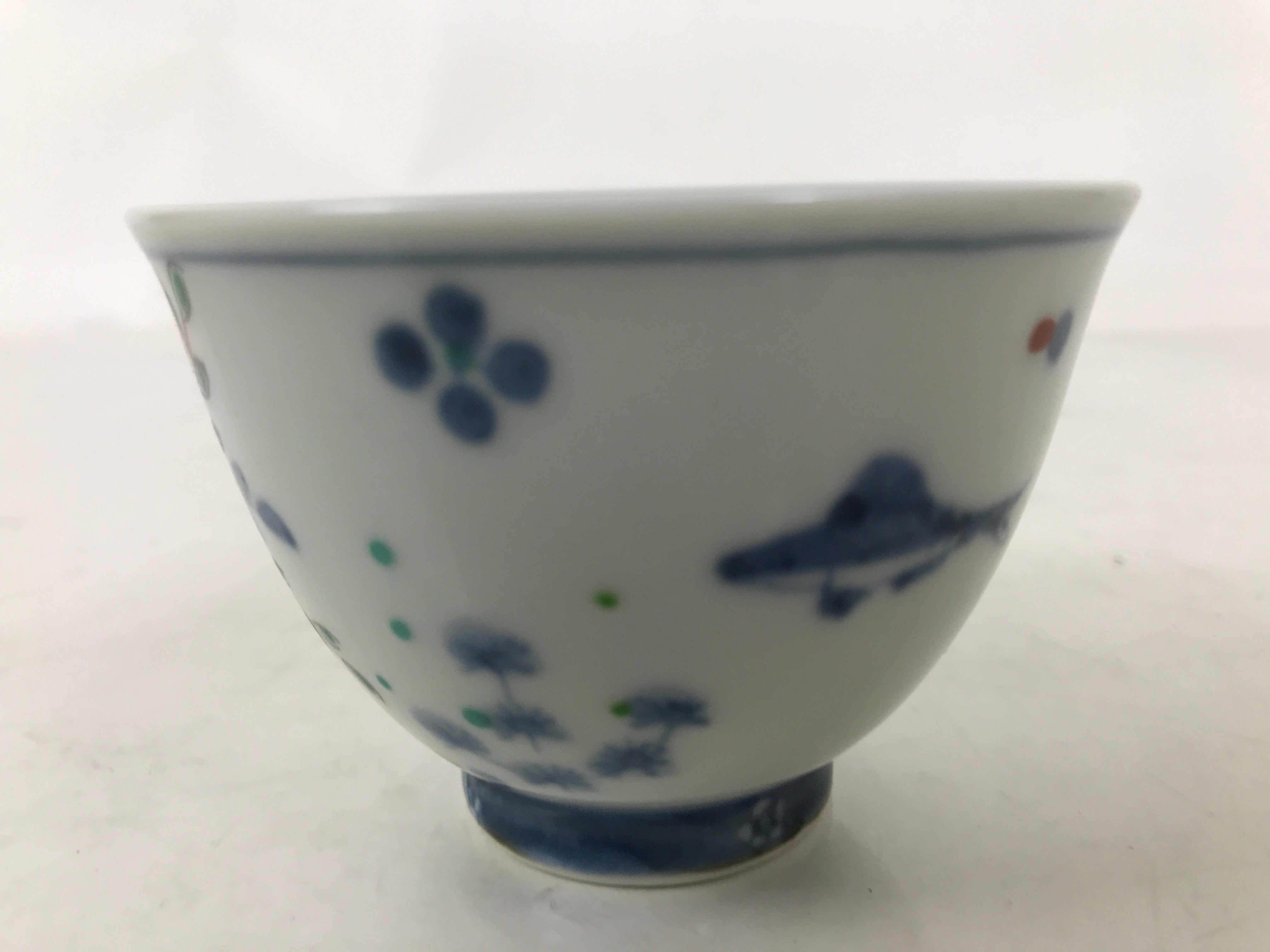 Japanese Porcelain Yunomi Teacup Pottery Vtg White Blue Hishi Fish Sencha TC590
