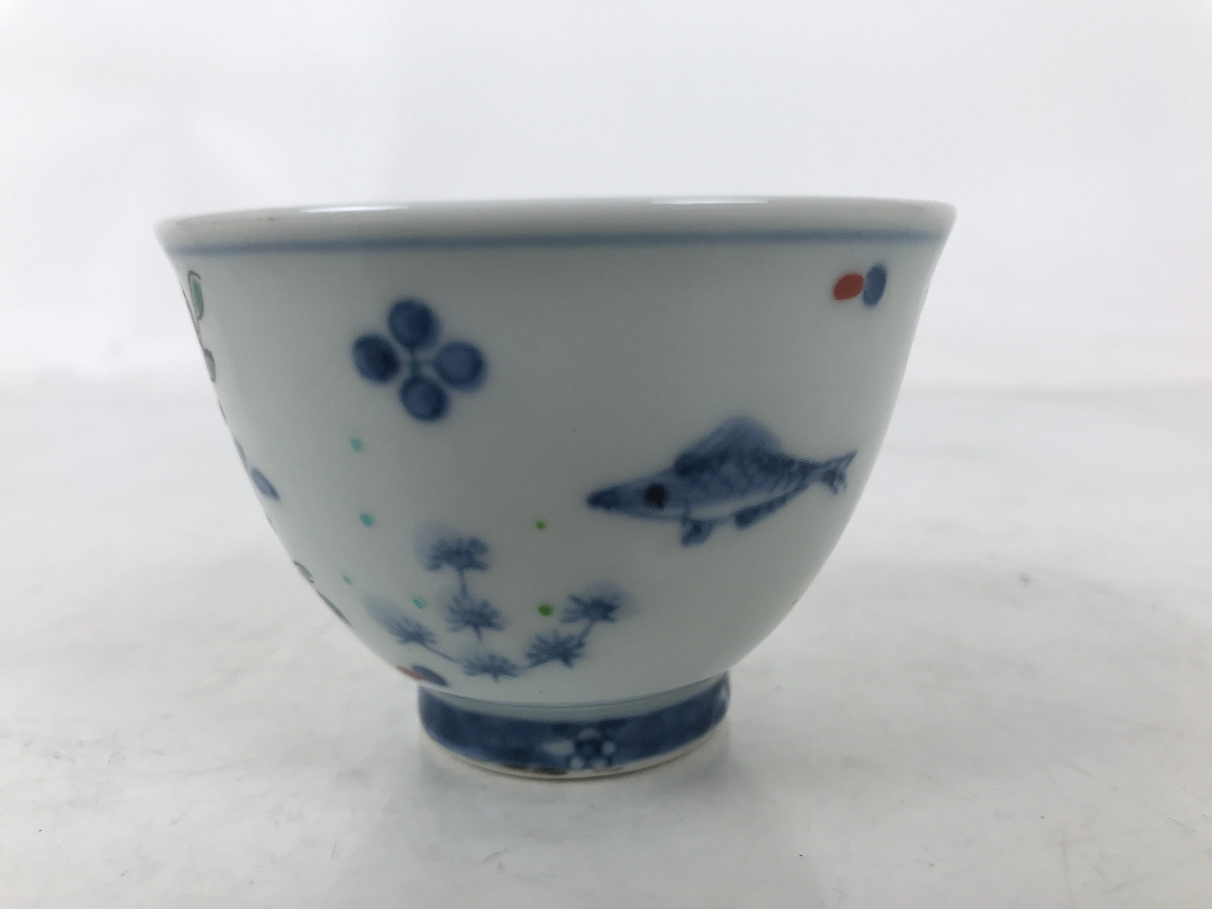 Japanese Porcelain Yunomi Teacup Pottery Vtg White Blue Hishi Fish Sencha TC591