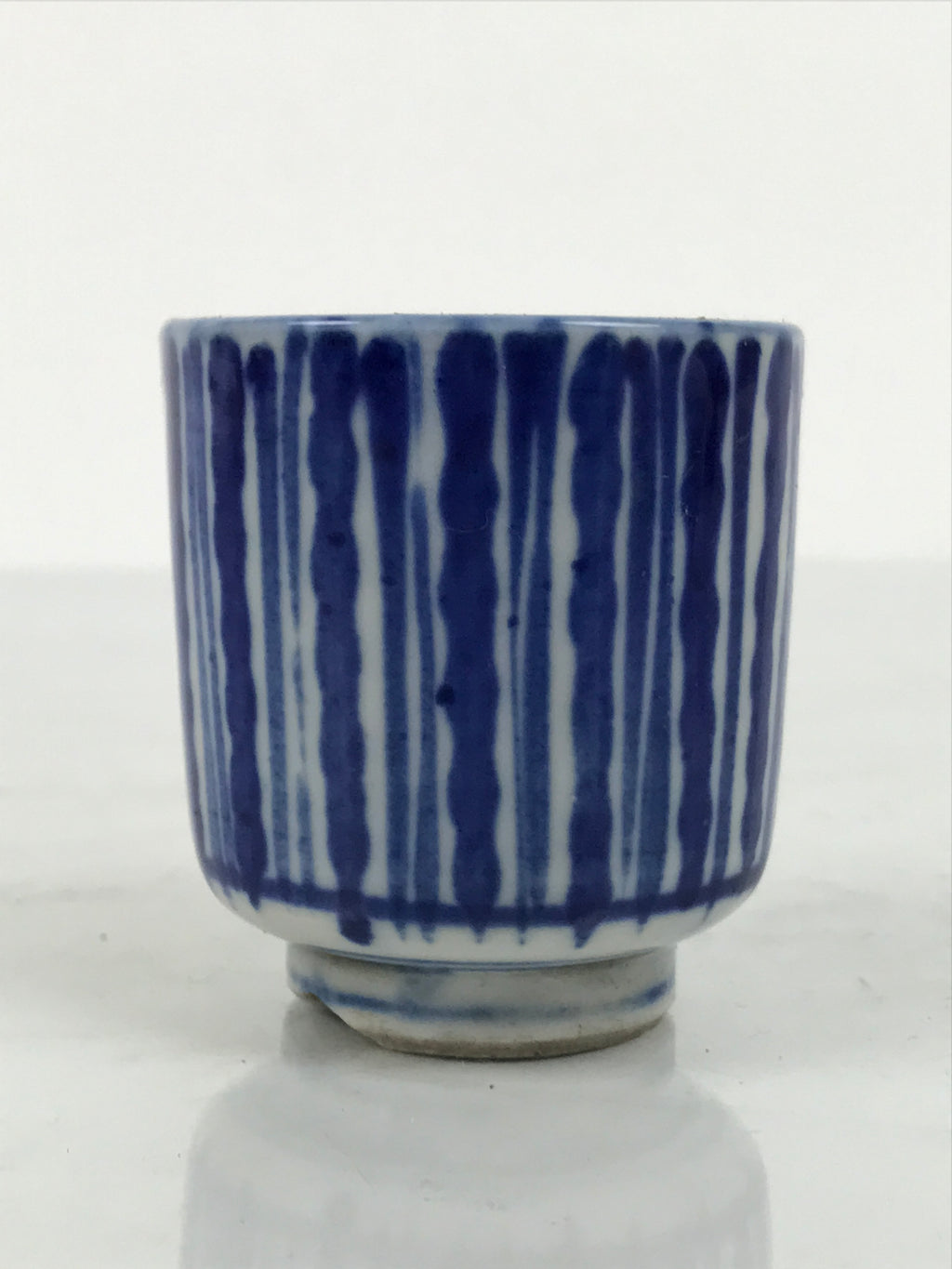 Japanese Porcelain Yunomi Teacup Pottery Vtg White Blue Sometsuke Stripe TC618