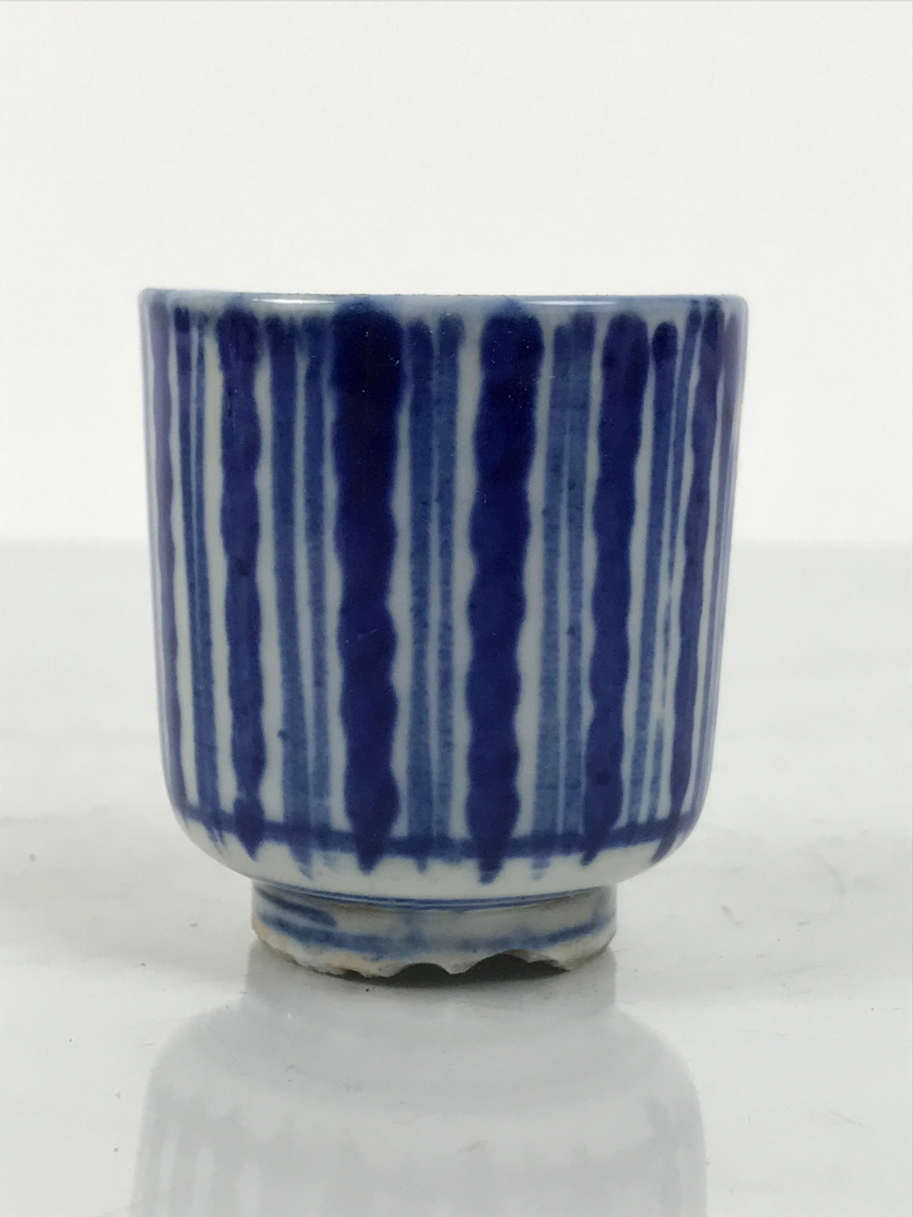 Japanese Porcelain Yunomi Teacup Pottery Vtg White Blue Sometsuke Stripe TC618