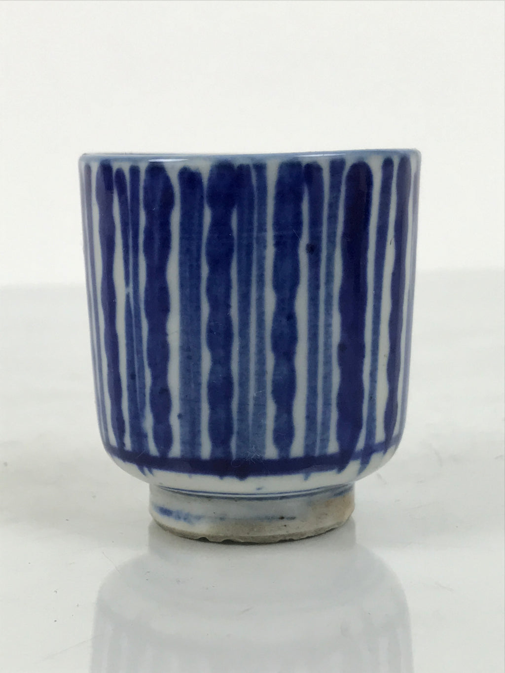 Japanese Porcelain Yunomi Teacup Pottery Vtg White Blue Sometsuke Stripe TC618