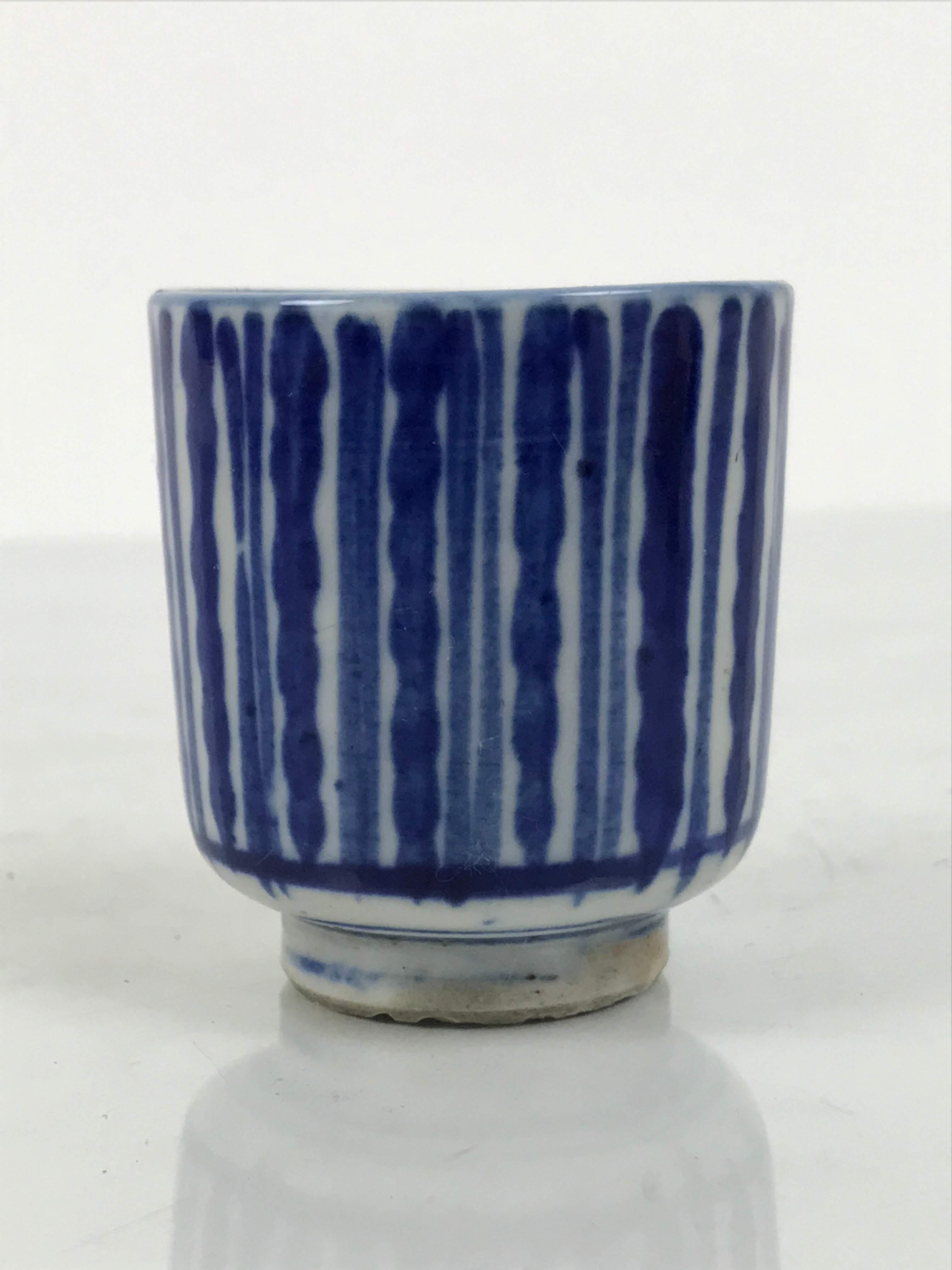 Japanese Porcelain Yunomi Teacup Pottery Vtg White Blue Sometsuke Stripe TC618