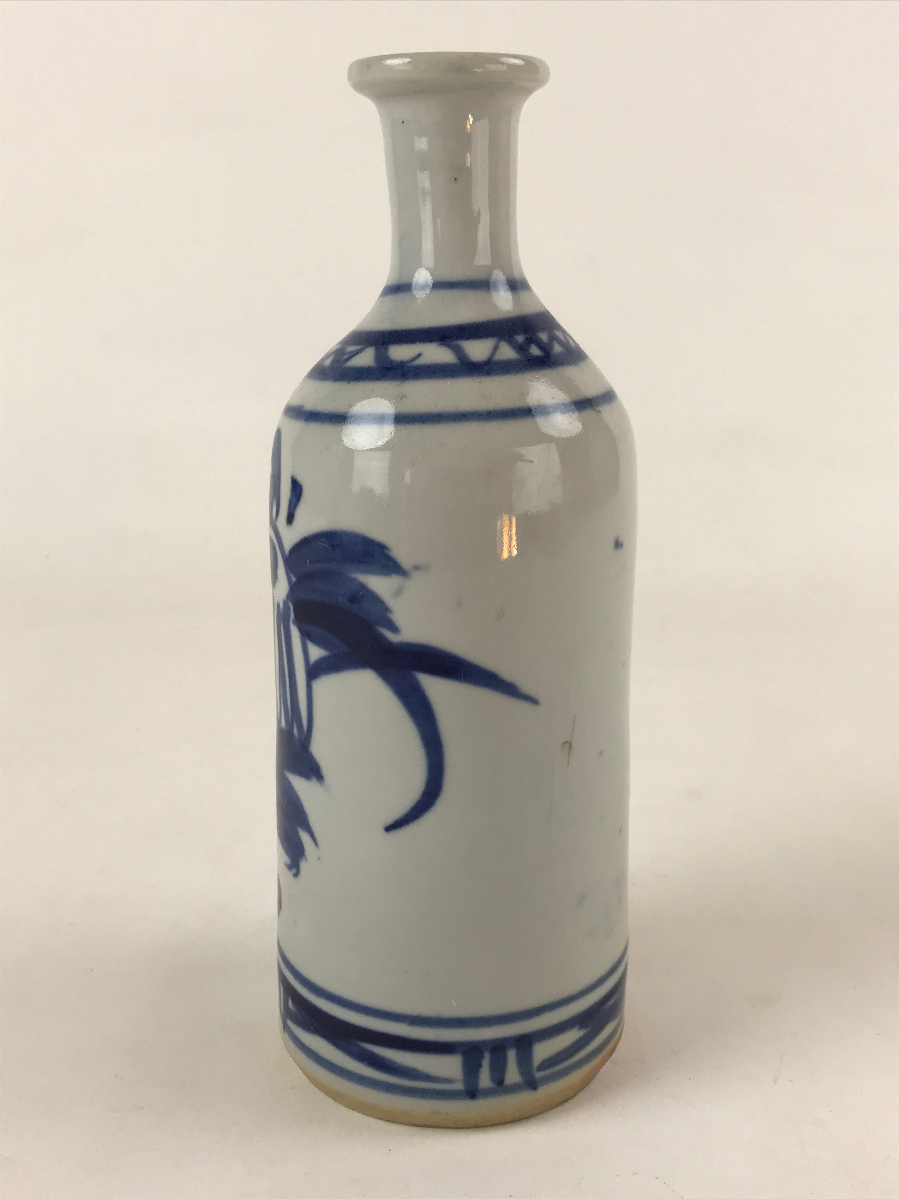 Japanese Sake Bottle Ceramic Tokkuri C1900 Flowers Sometsuke White Blue TS600