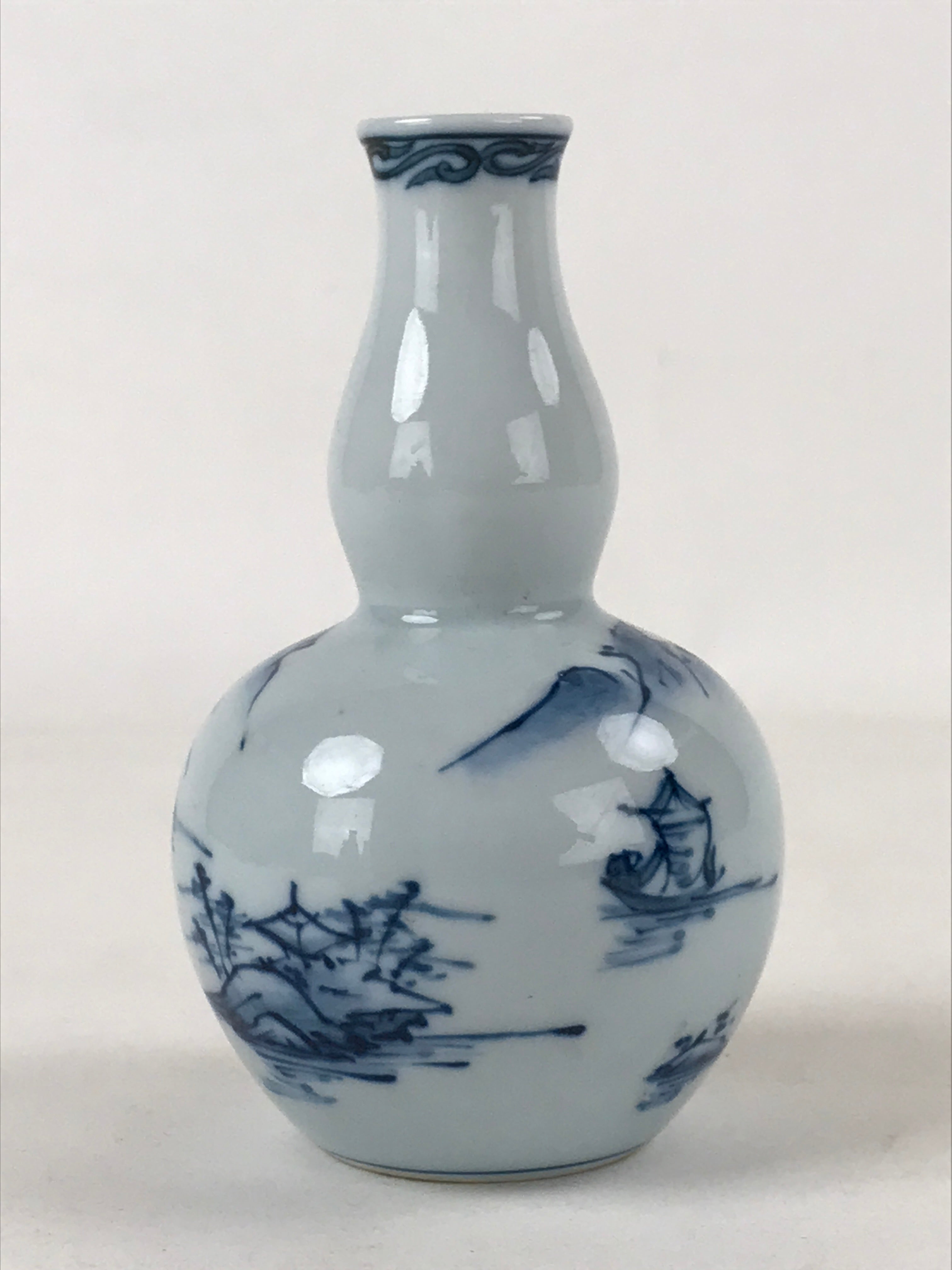 Japanese Sake Bottle Porcelain Tokkuri Vtg Arita Ware White Blue Landscape TS595