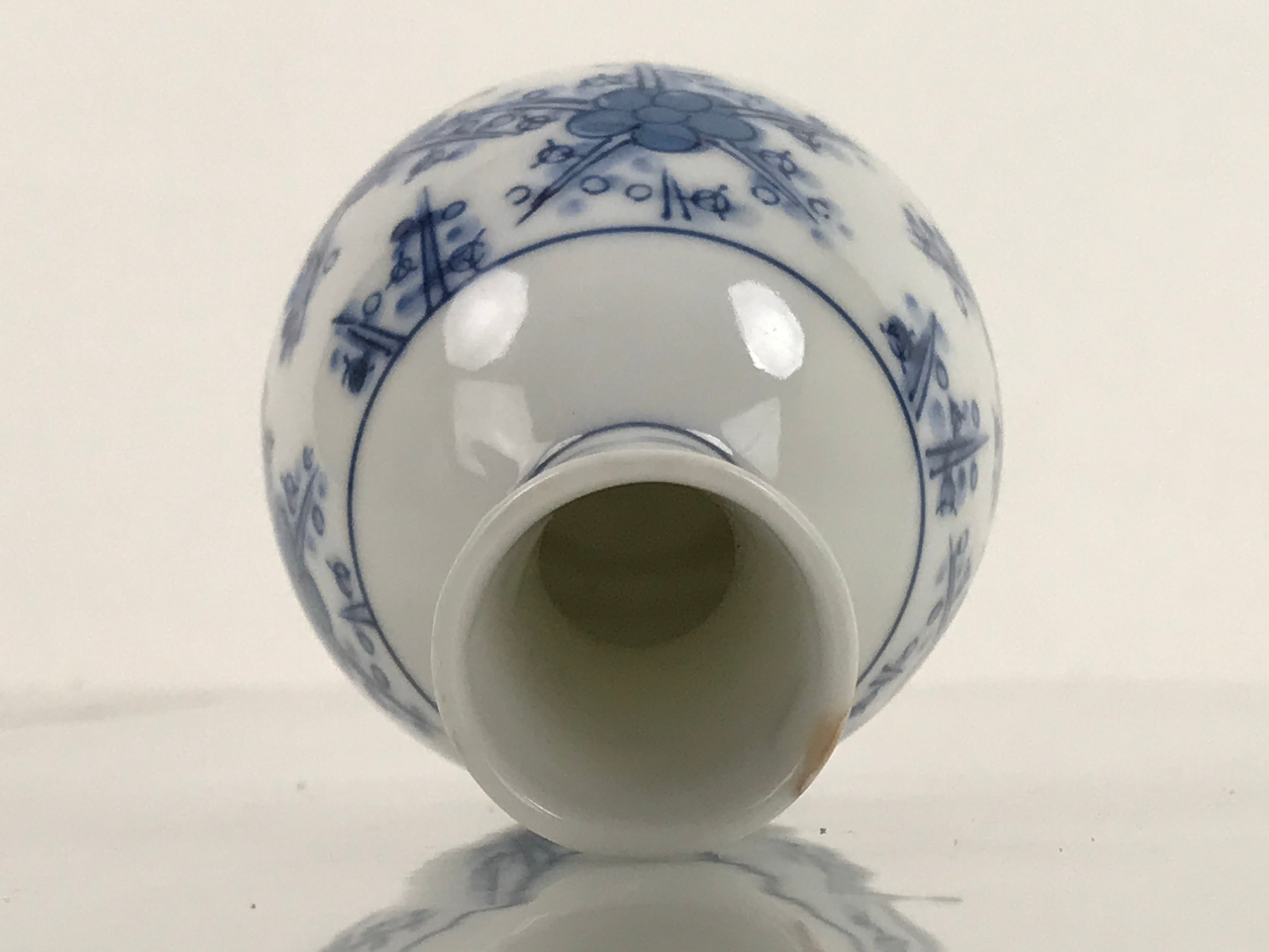 Japanese Sake Bottle Porcelain Tokkuri Vtg Atomic Plum Blossoms White Blue TS683