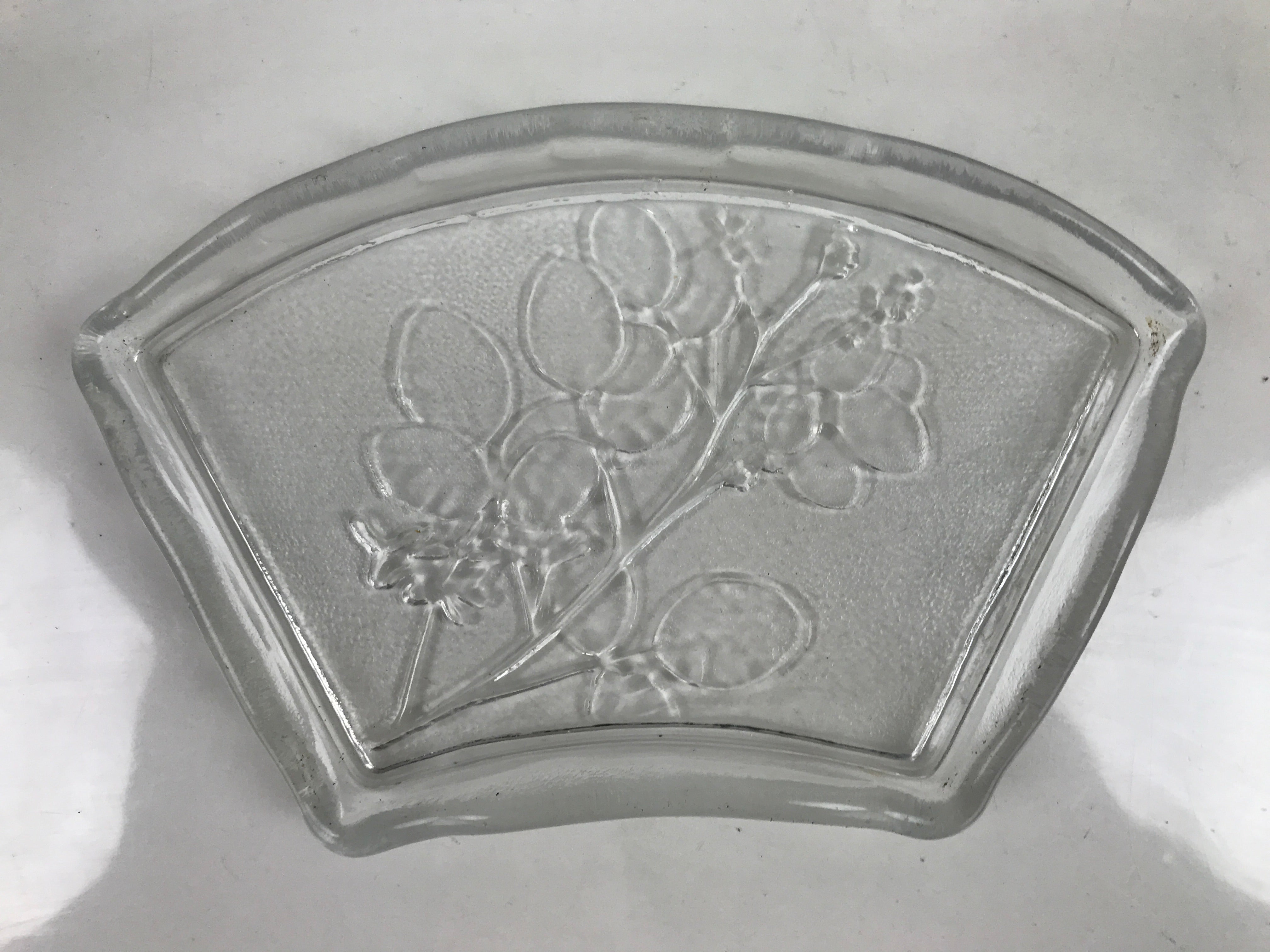 Japanese Sasaki Crystal Glass Sashimi Plate Kozara Vtg Fan Shape Plant Clear Y89