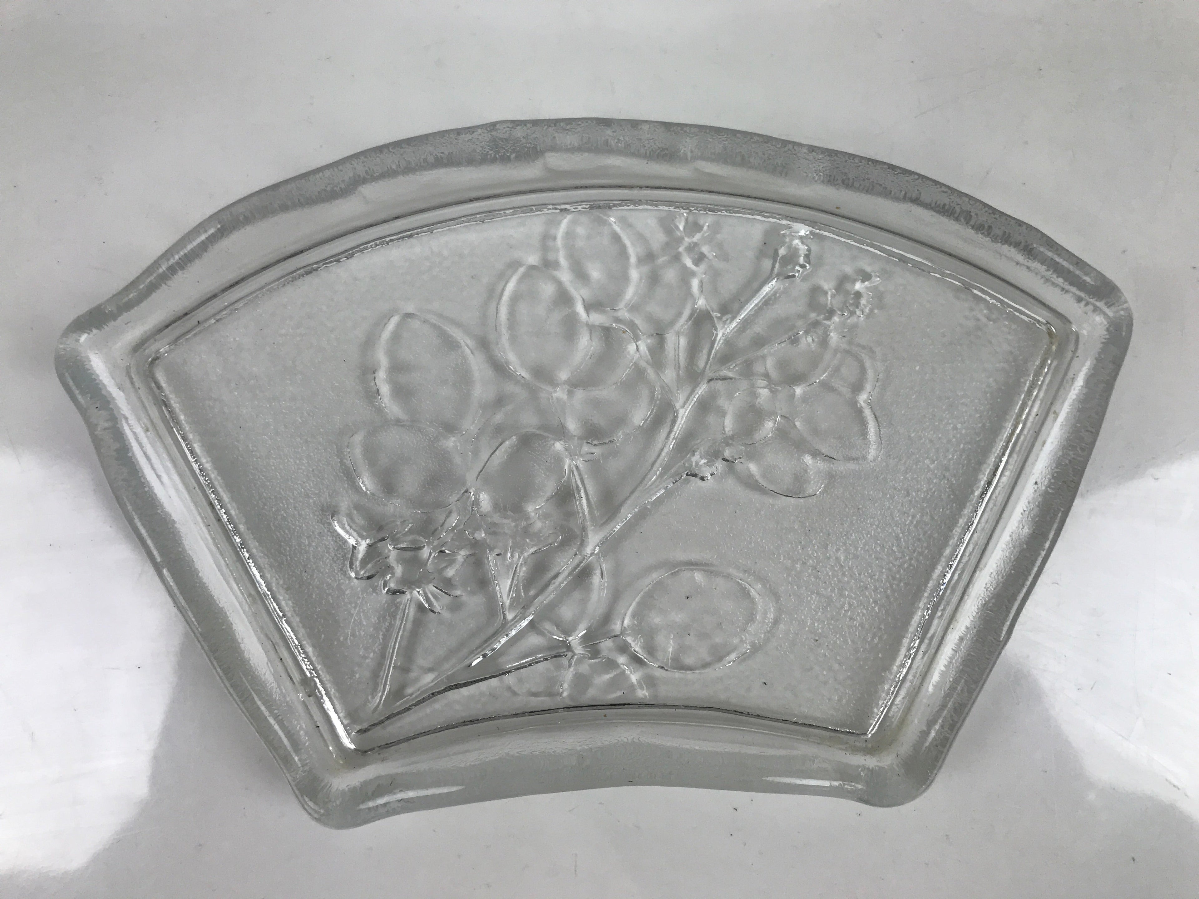 Japanese Sasaki Crystal Glass Sashimi Plate Kozara Vtg Fan Shape Plant Clear Y90