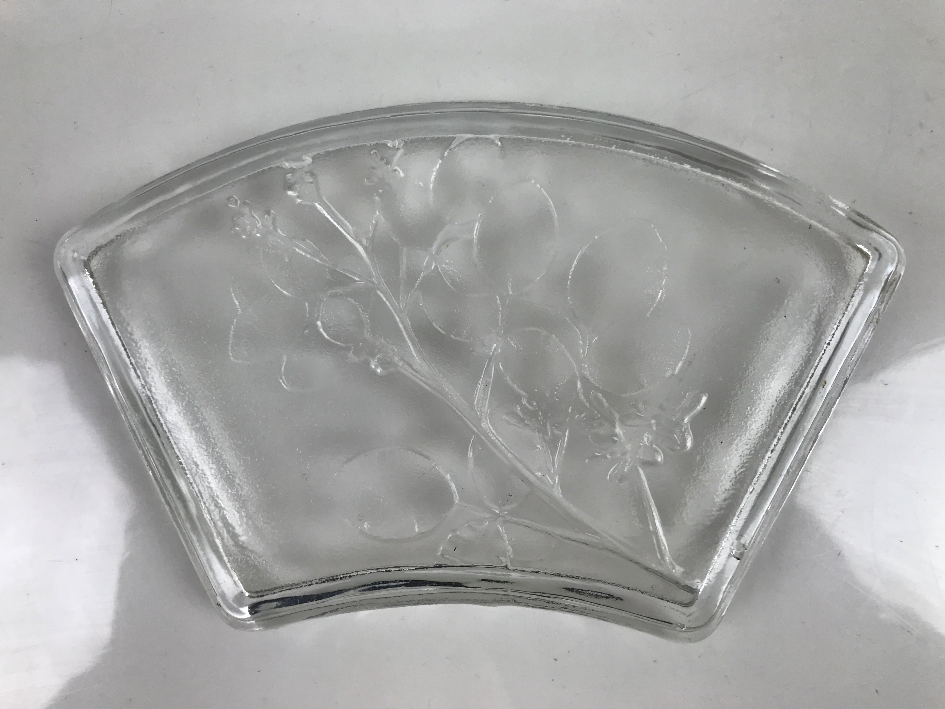 Japanese Sasaki Crystal Glass Sashimi Plate Kozara Vtg Fan Shape Plant Clear Y90